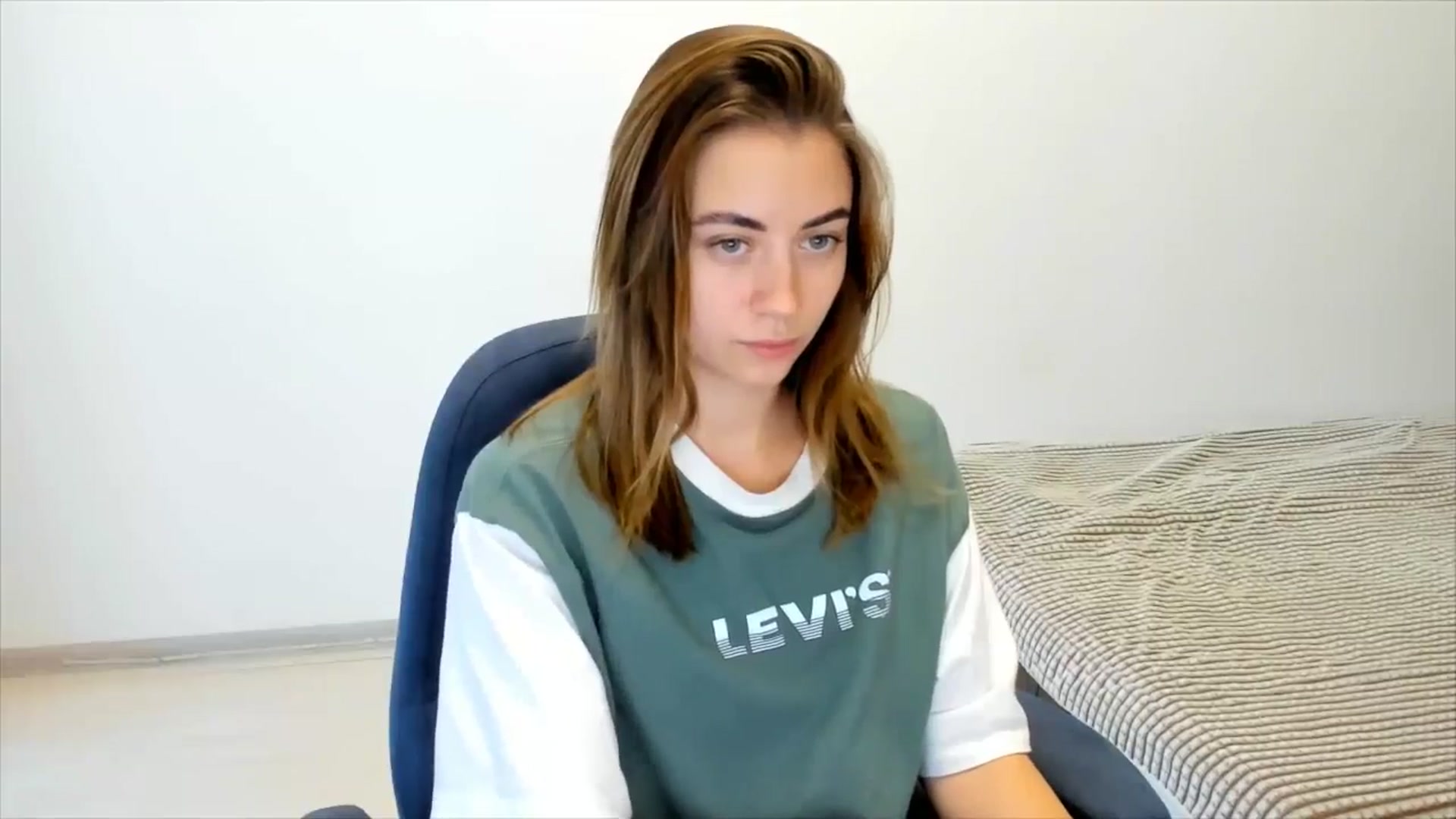 Gallery image thumbnail from Sulfate0's myfreecams stream on, 11/25/2024, 08:44 image 15 of 20