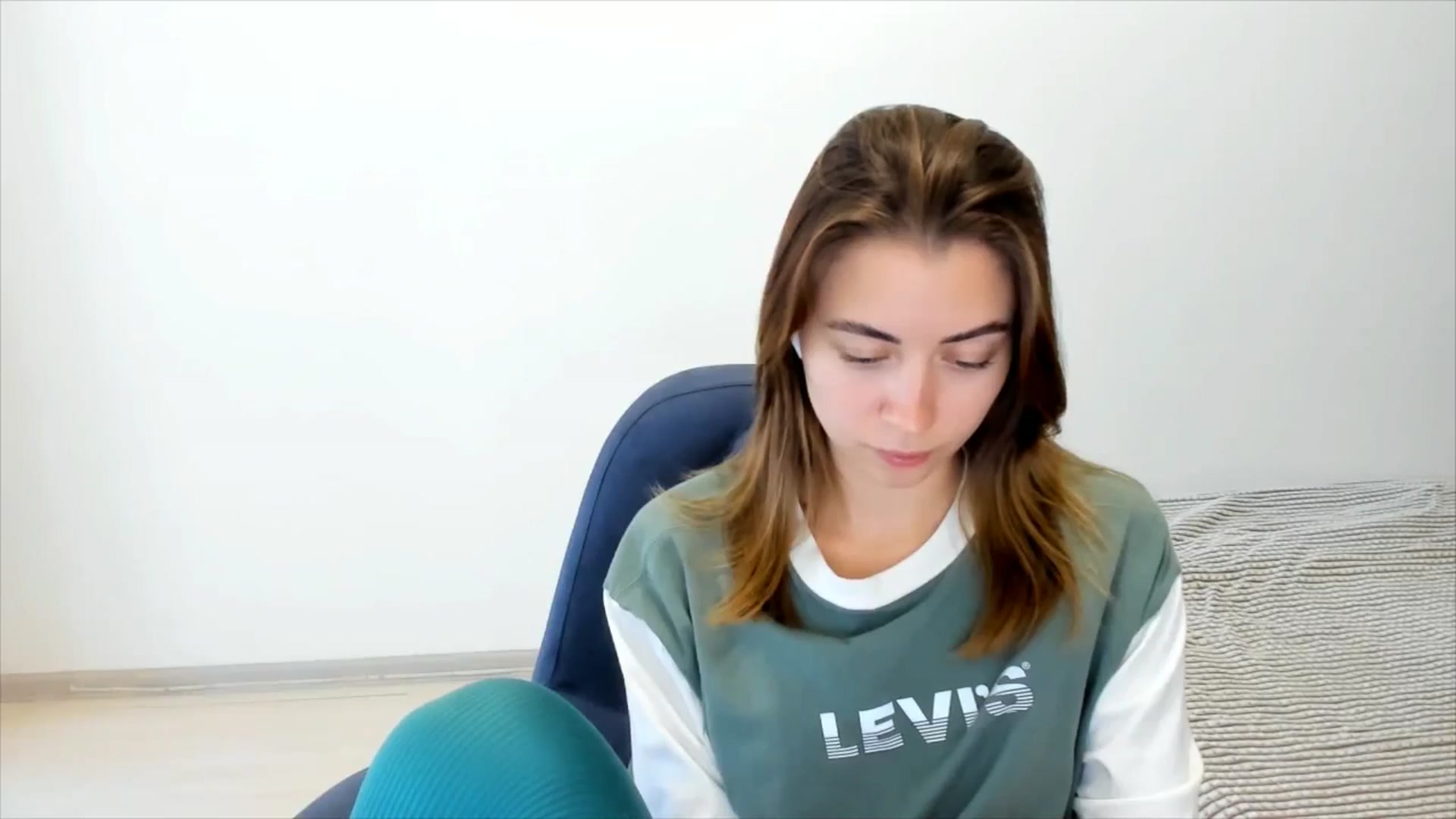 Gallery image thumbnail from Sulfate0's myfreecams stream on, 11/25/2024, 10:28 image 13 of 20