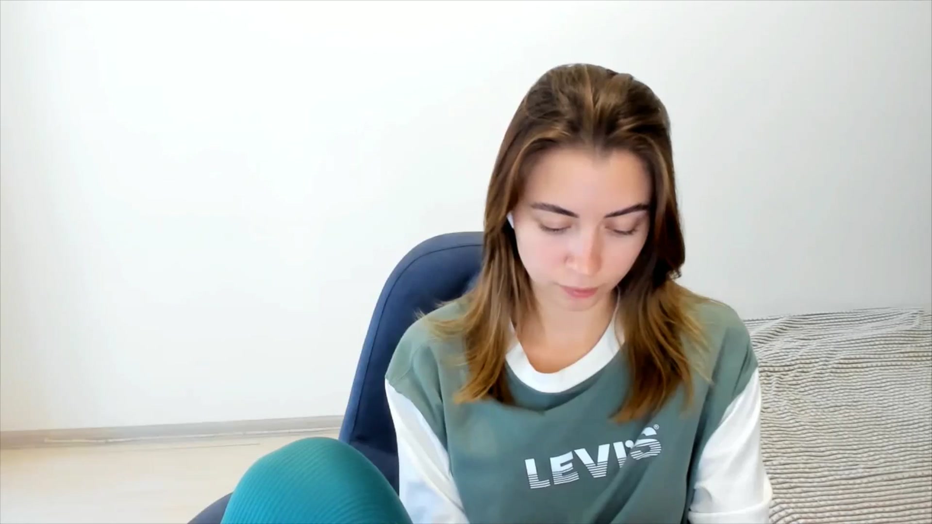 Gallery image thumbnail from Sulfate0's myfreecams stream on, 11/25/2024, 10:28 image 14 of 20