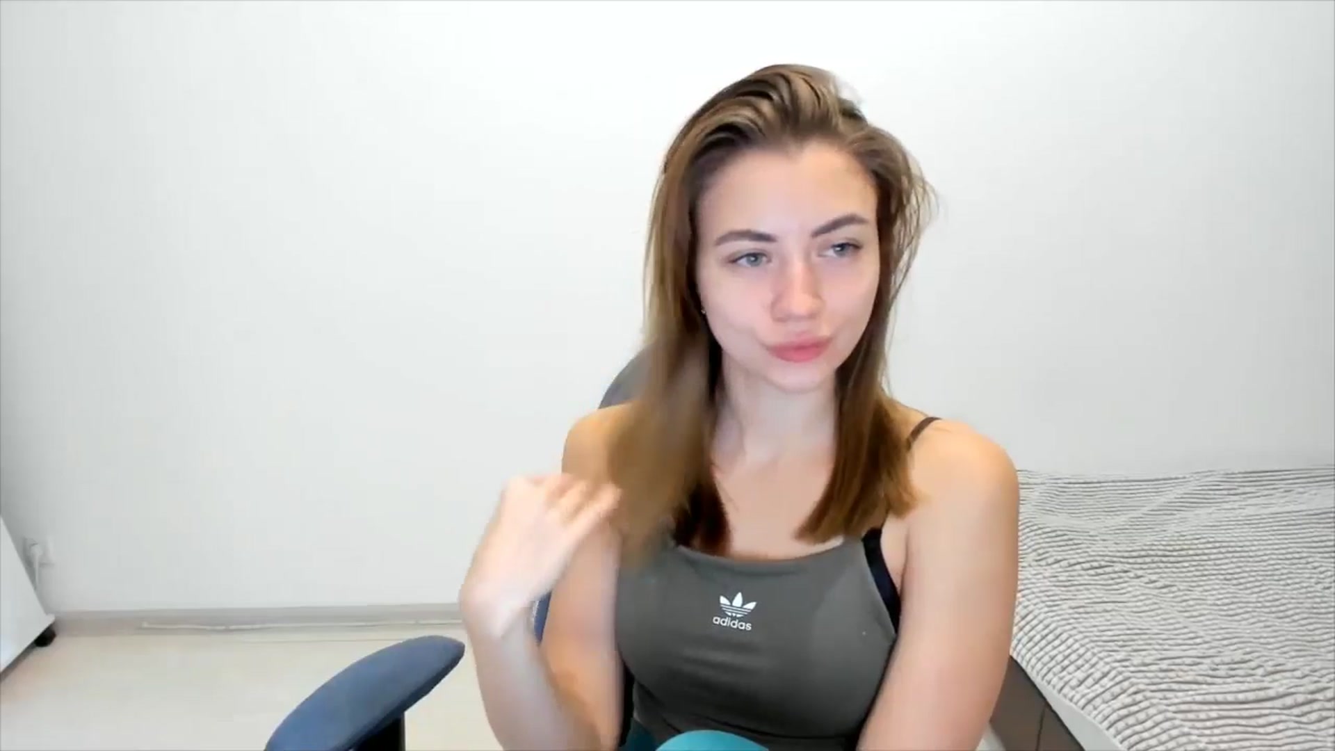Gallery image thumbnail from Sulfate0's myfreecams stream on, 11/26/2024, 07:23 image 7 of 20