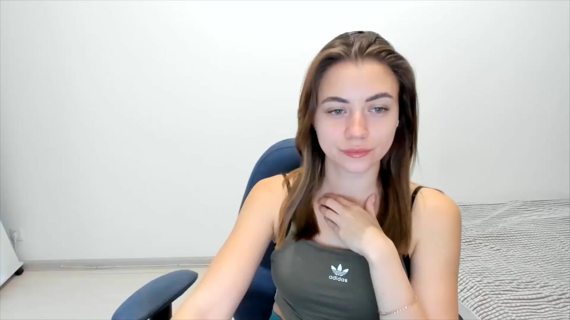 Gallery image thumbnail from Sulfate0's myfreecams stream on, 11/26/2024, 07:23 image 12 of 20