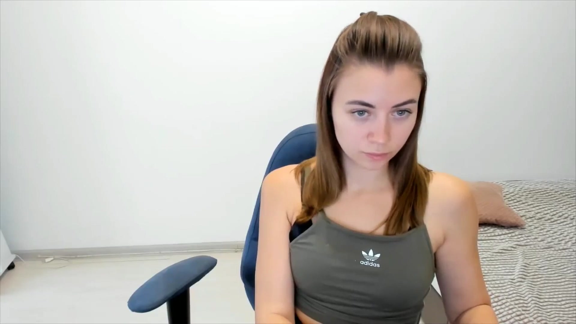 Gallery image thumbnail from Sulfate0's myfreecams stream on, 11/27/2024, 08:46 image 13 of 20
