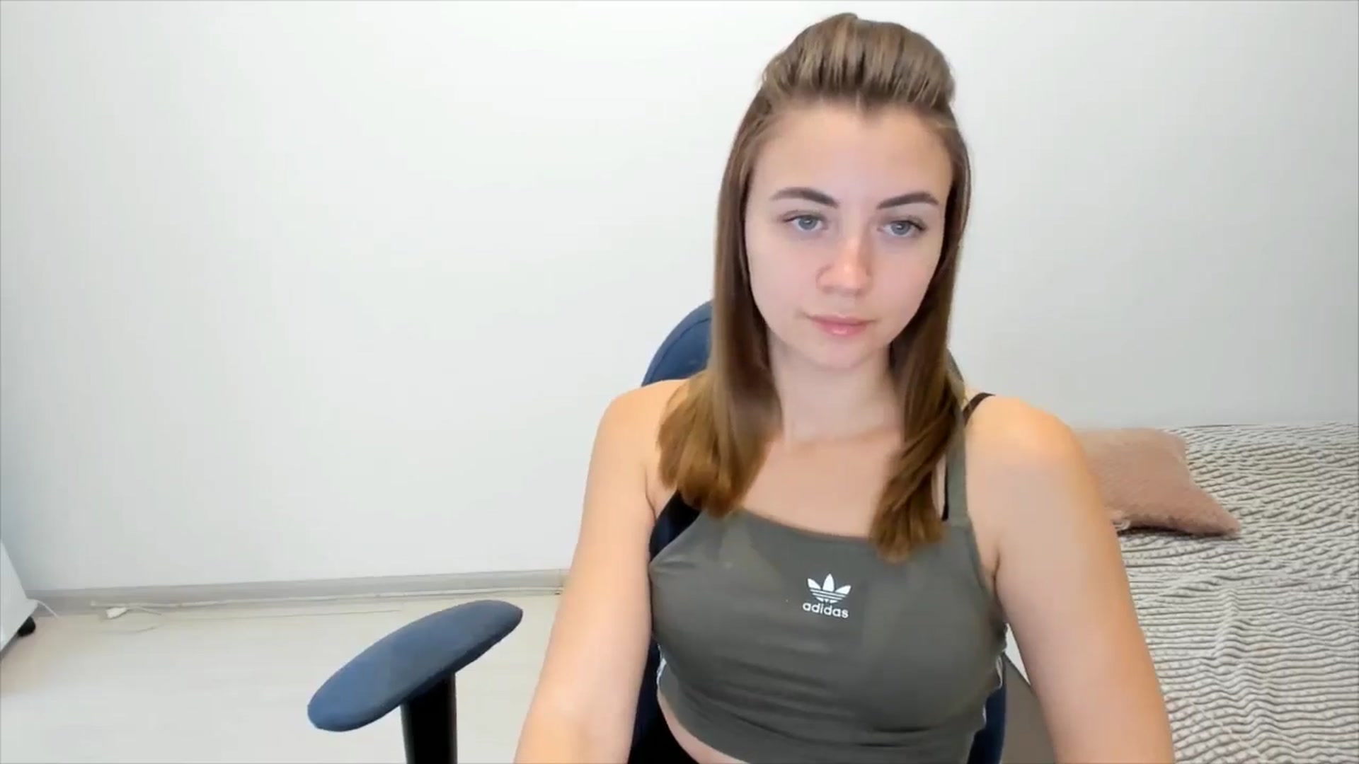 Gallery image thumbnail from Sulfate0's myfreecams stream on, 11/27/2024, 08:46 image 2 of 20