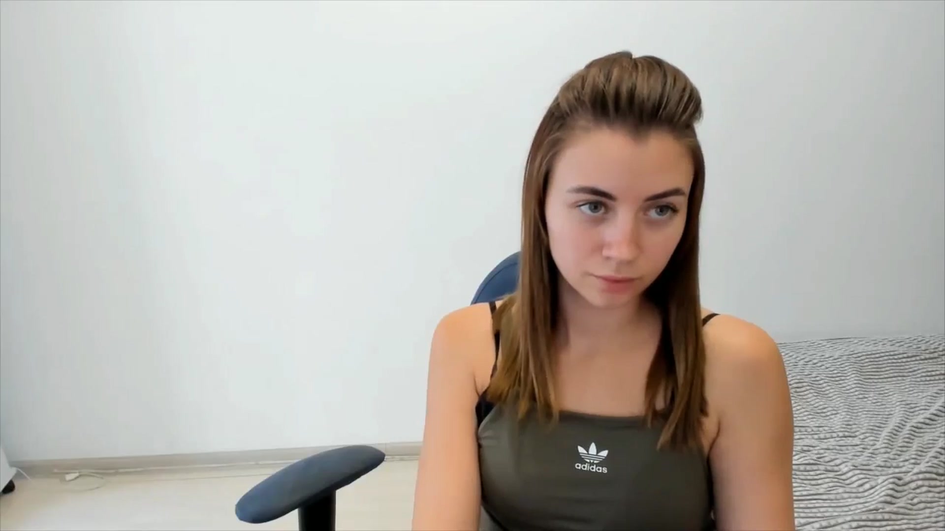 Gallery image thumbnail from Sulfate0's myfreecams stream on, 11/27/2024, 10:25 image 16 of 20