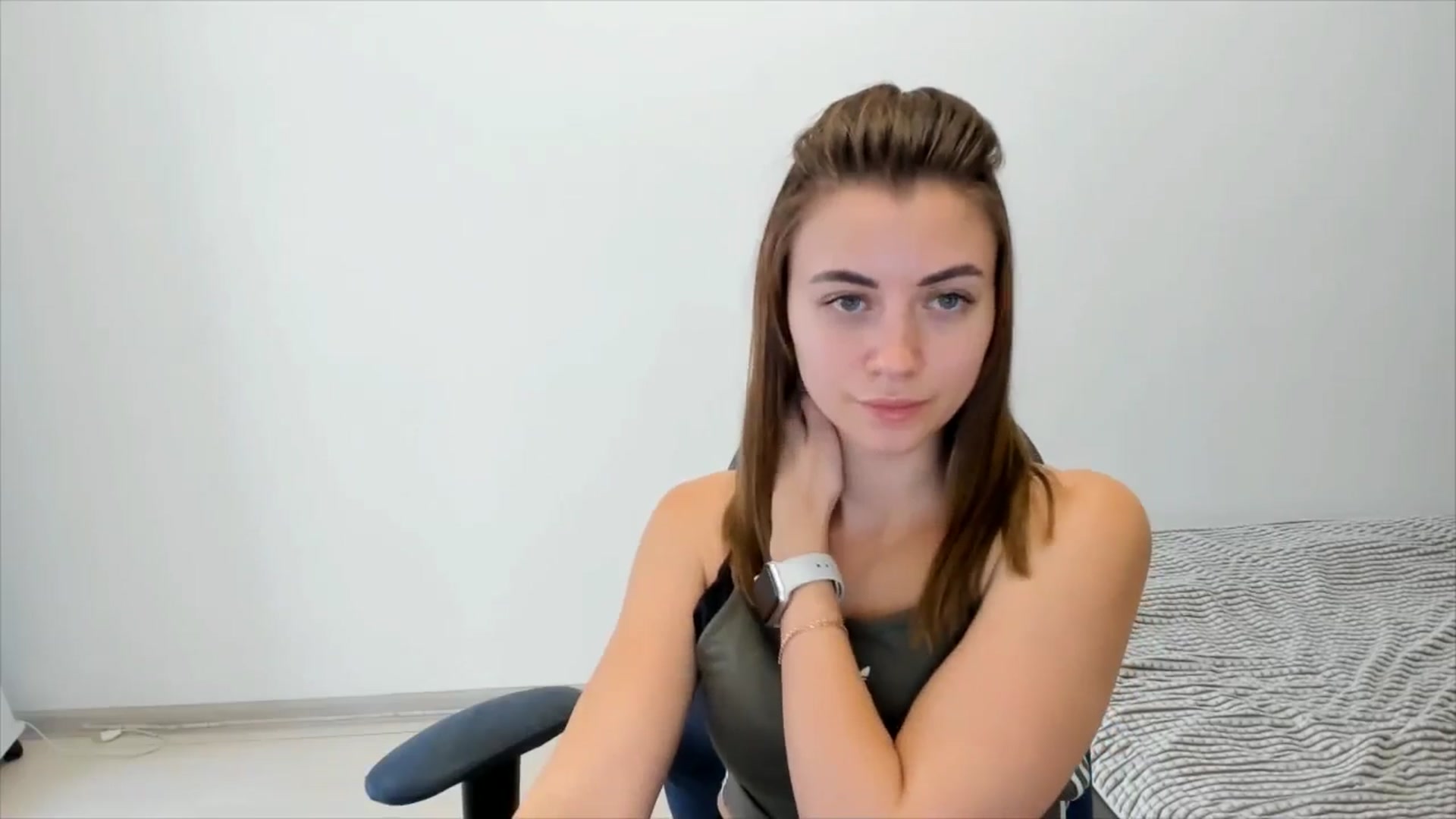 Gallery image thumbnail from Sulfate0's myfreecams stream on, 11/27/2024, 10:25 image 15 of 20