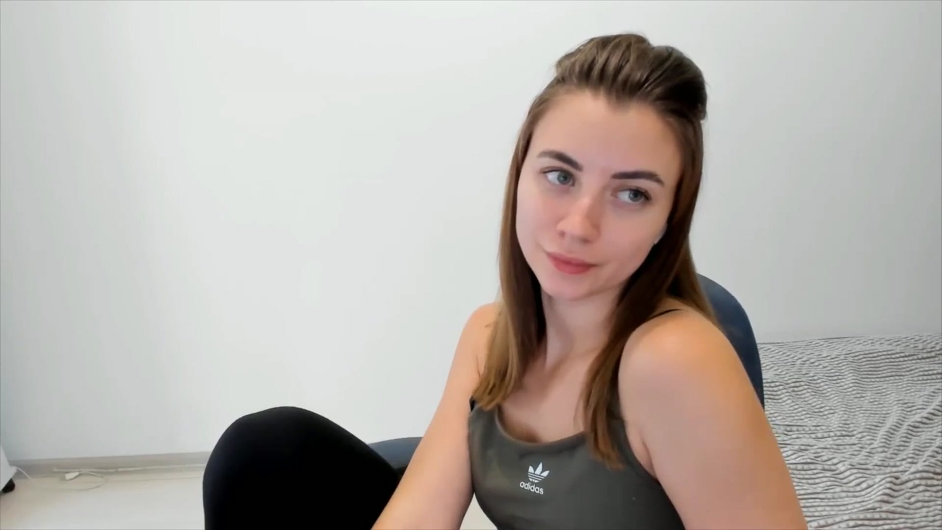 Gallery image thumbnail from Sulfate0's myfreecams stream on, 11/27/2024, 11:06 image 3 of 20