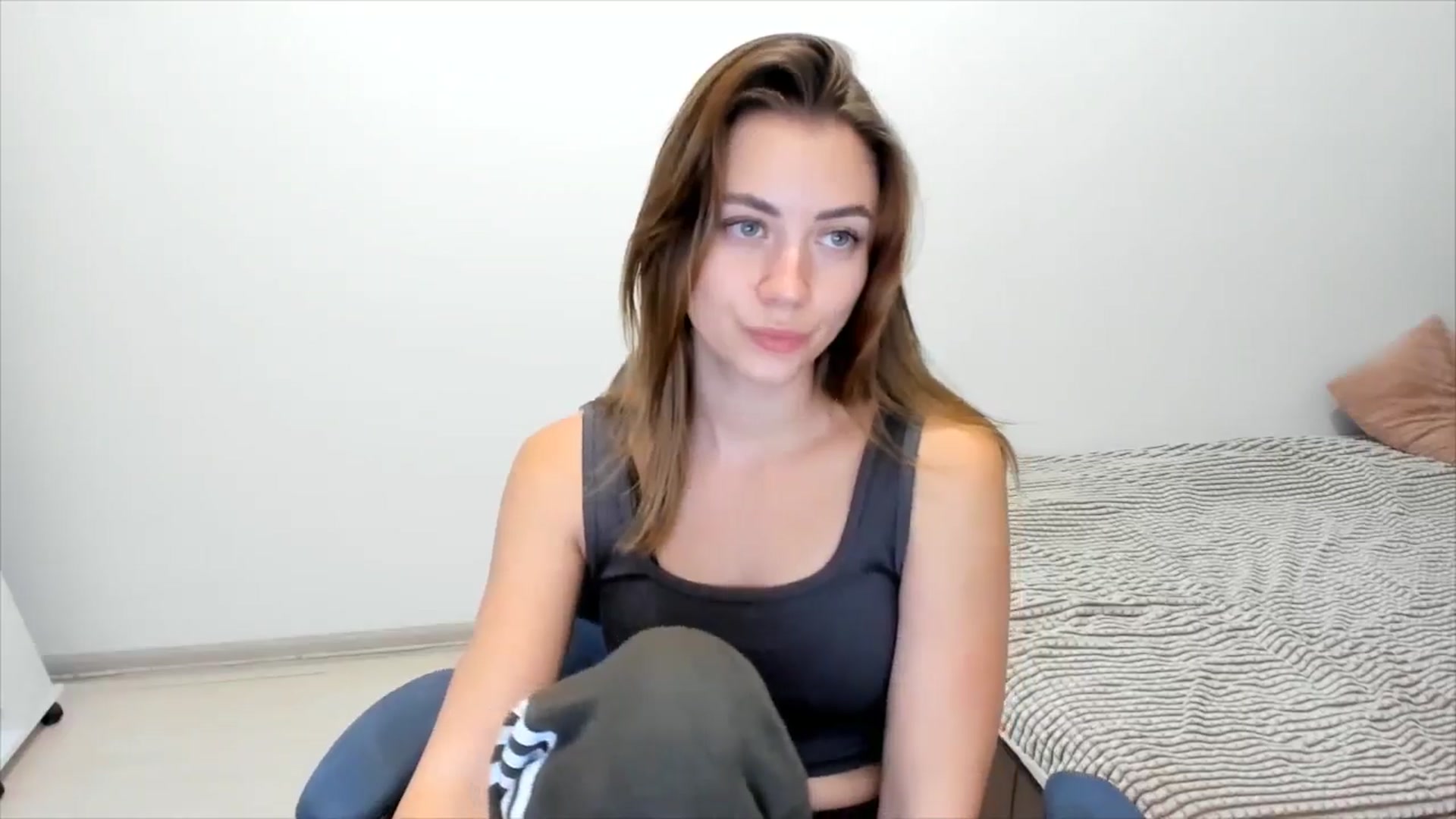 Gallery image thumbnail from Sulfate0's myfreecams stream on, 11/29/2024, 10:27 image 17 of 20