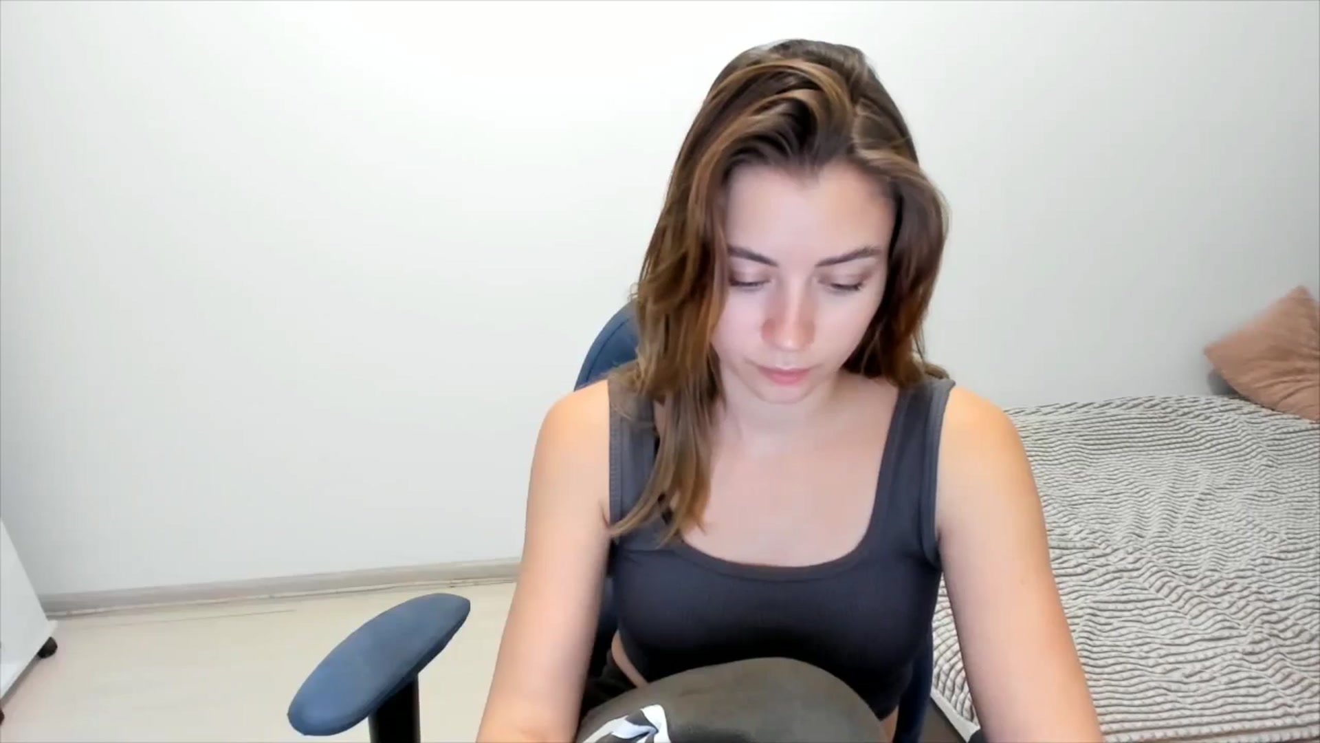 Gallery image thumbnail from Sulfate0's myfreecams stream on, 11/29/2024, 10:27 image 19 of 20
