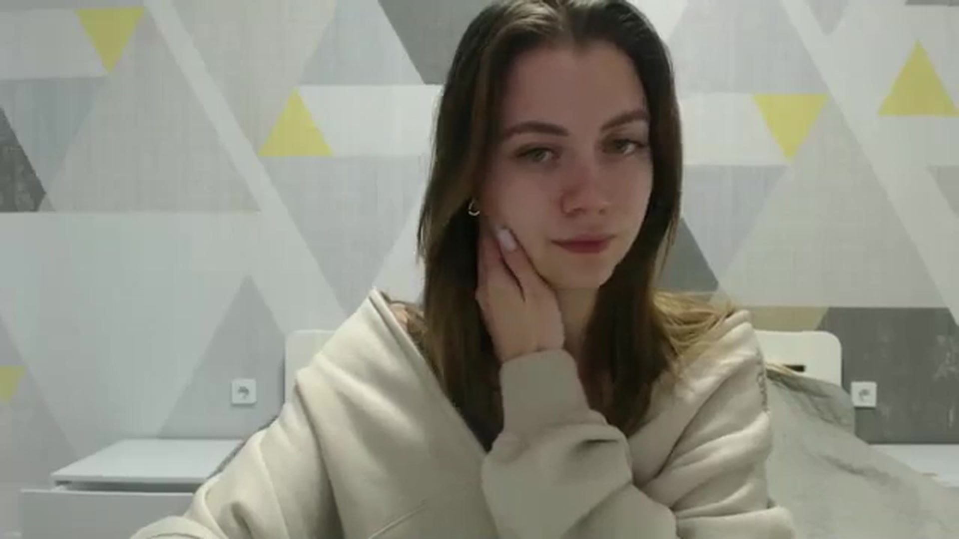 Gallery image thumbnail from Sulfate0's myfreecams stream on, 12/21/2024, 10:49 image 17 of 20