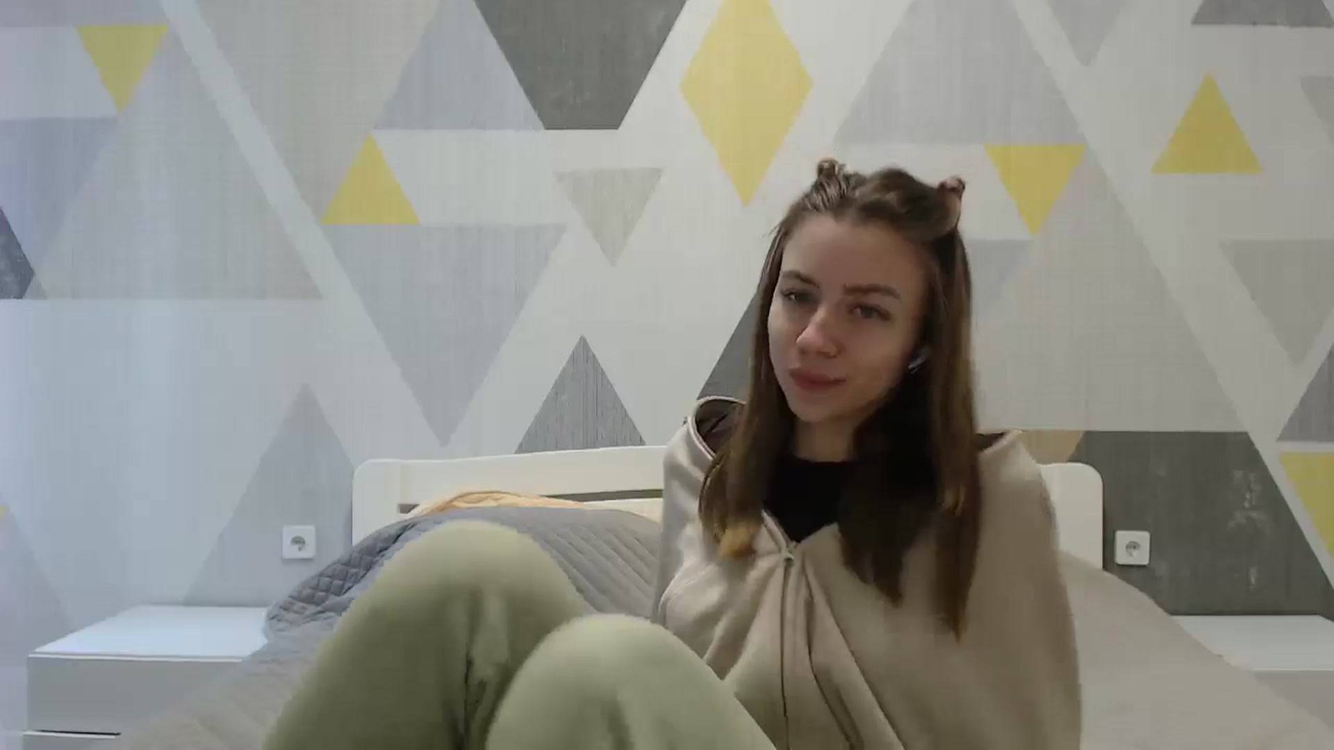 Gallery image thumbnail from Sulfate0's myfreecams stream on, 01/04/2025, 08:20 image 18 of 20