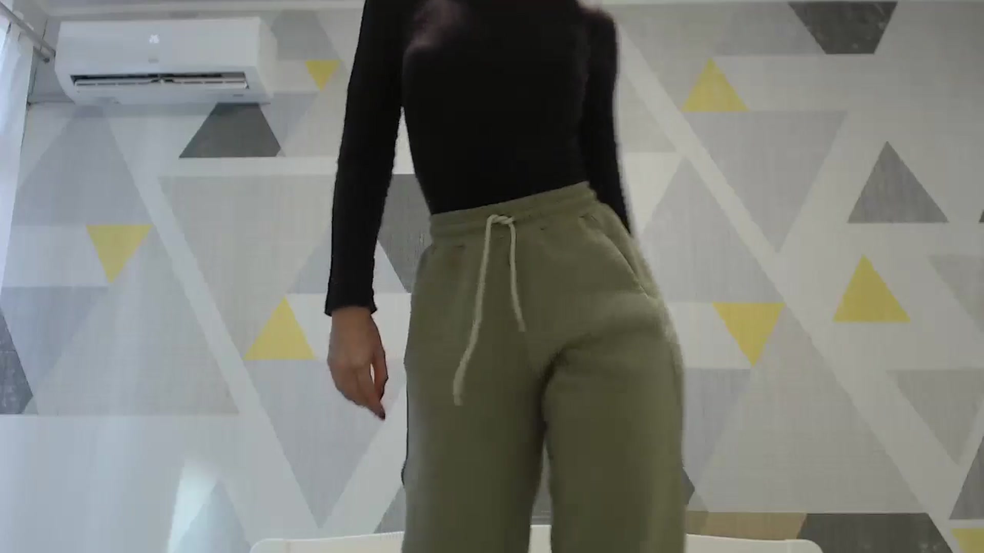 Gallery image thumbnail from Sulfate0's myfreecams stream on, 01/04/2025, 08:45 image 19 of 20