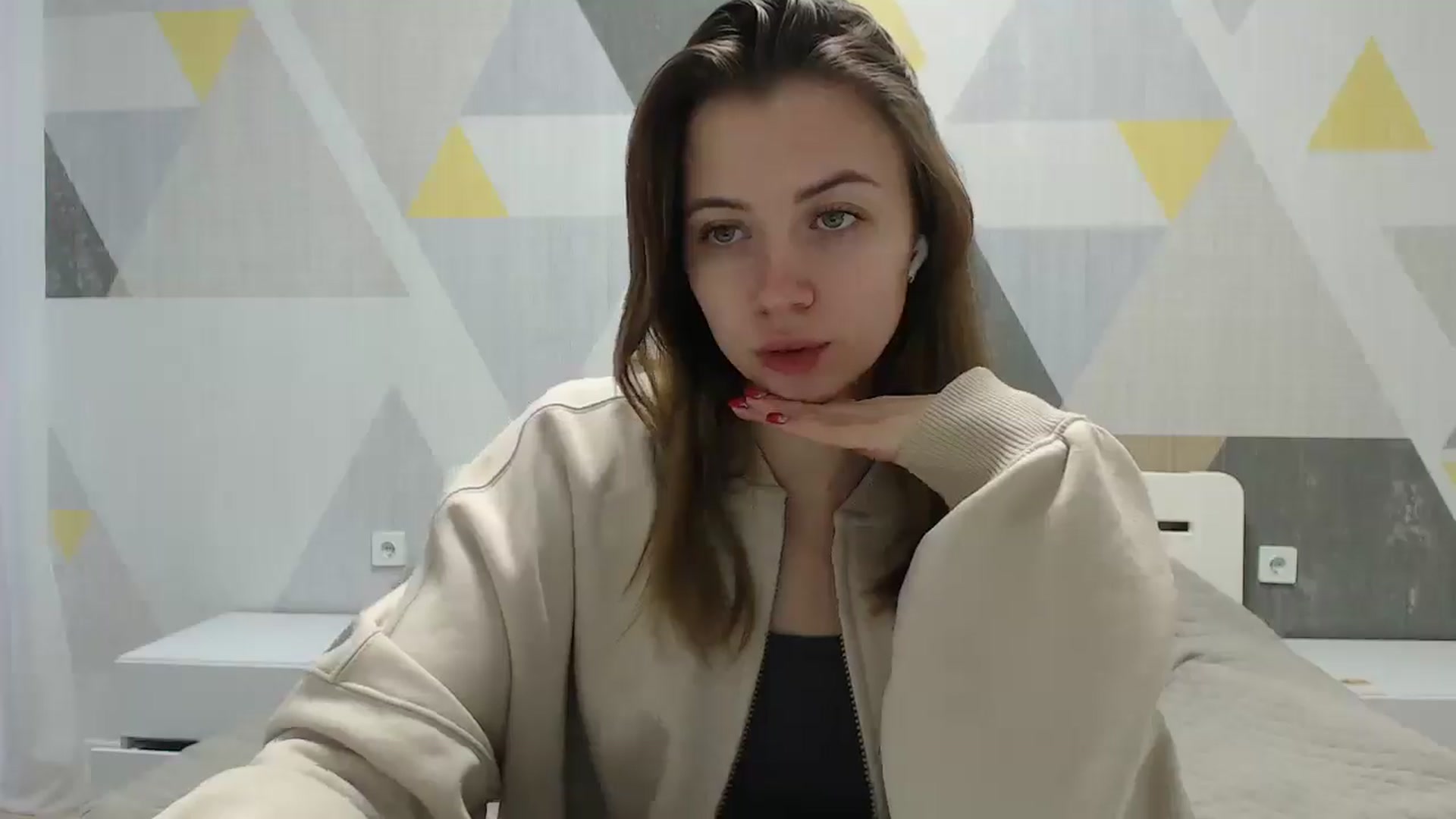Gallery image thumbnail from Sulfate0's myfreecams stream on, 01/06/2025, 06:37 image 14 of 20