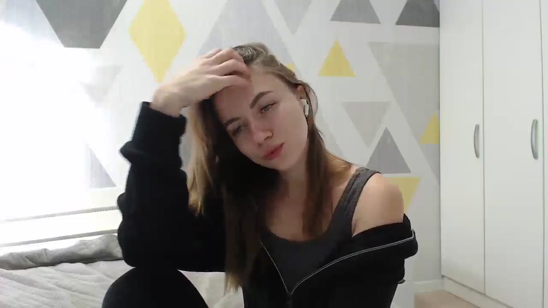 Gallery image thumbnail from Sulfate0's myfreecams stream on, 01/17/2025, 09:43 image 11 of 20