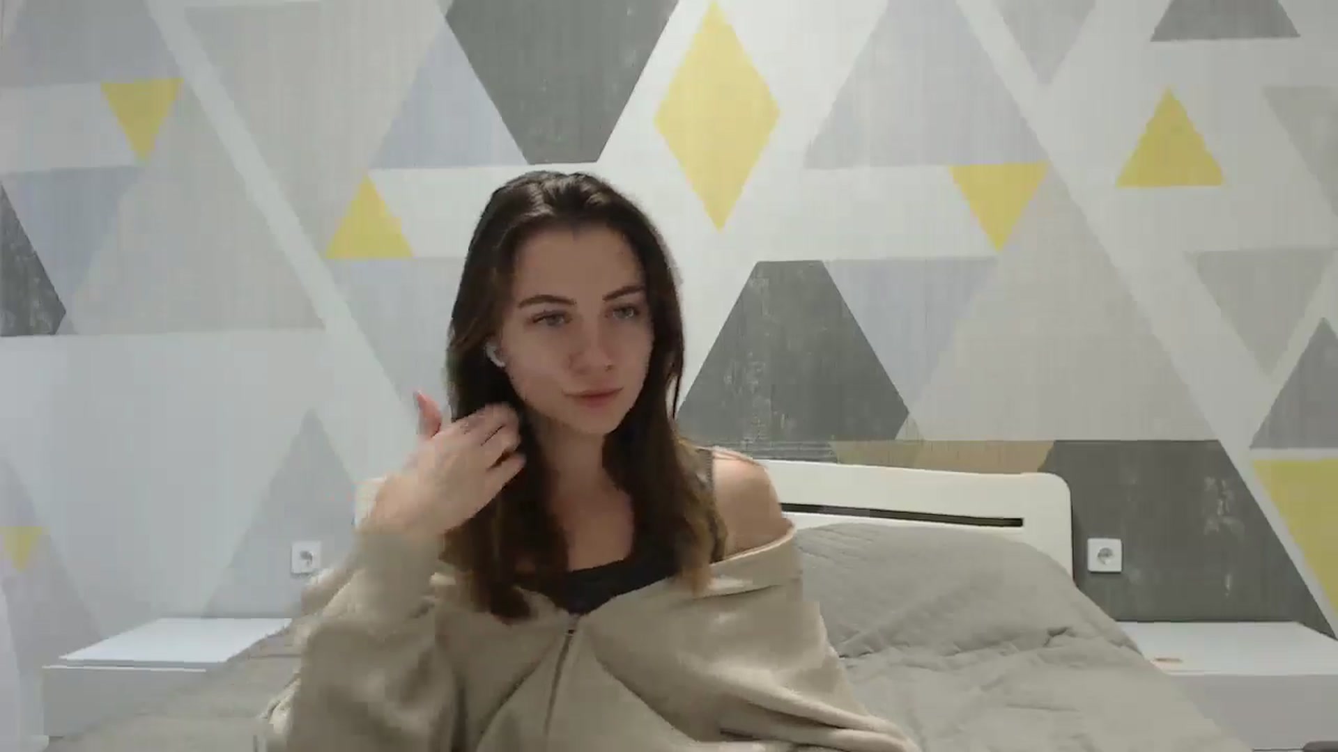 Gallery image thumbnail from Sulfate0's myfreecams stream on, 01/18/2025, 11:15 image 12 of 20