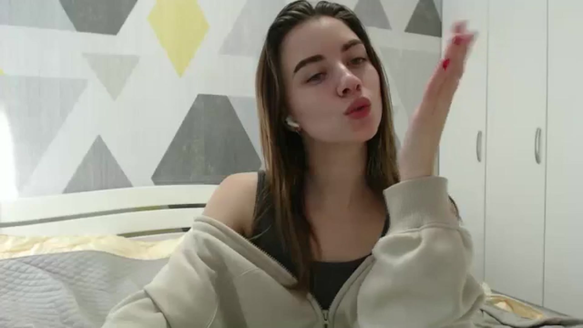Gallery image thumbnail from Sulfate0's myfreecams stream on, 02/23/2025, 12:17 image 16 of 20