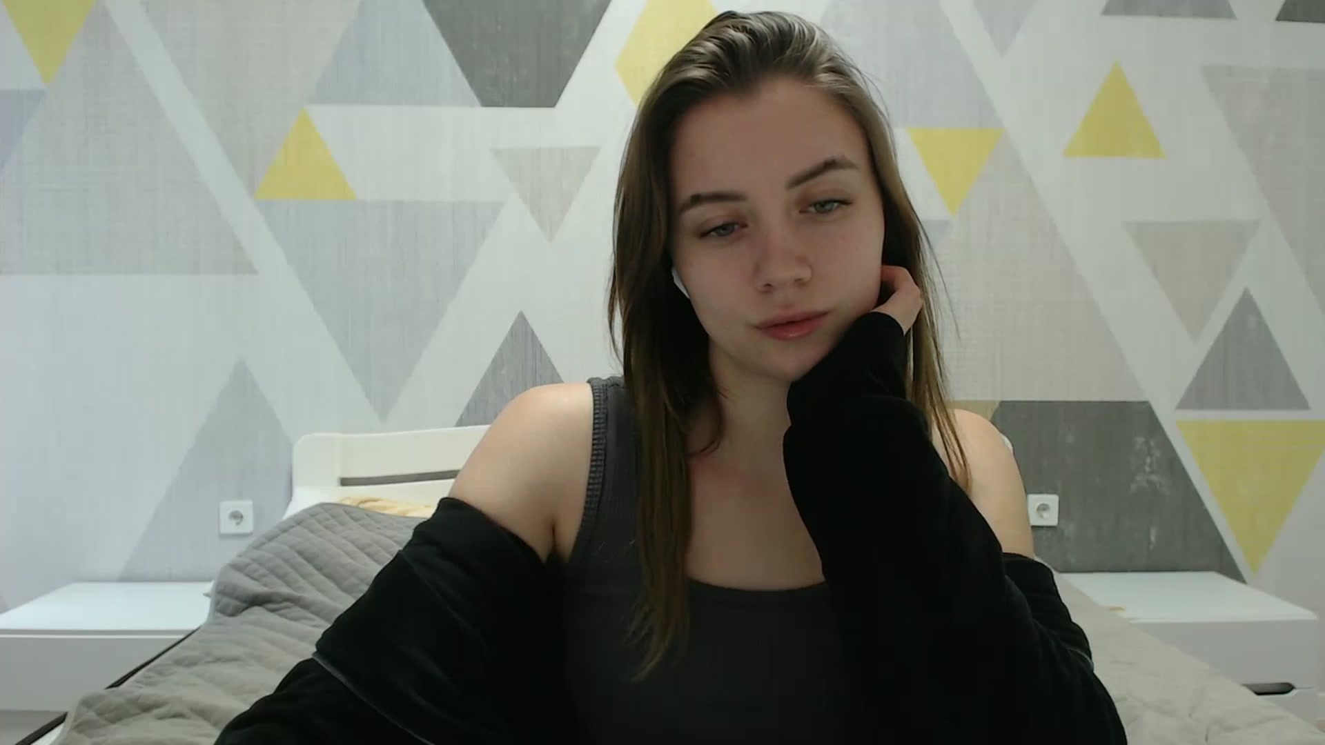 Gallery image thumbnail from Sulfate0's myfreecams stream on, 03/01/2025, 10:24 image 14 of 20