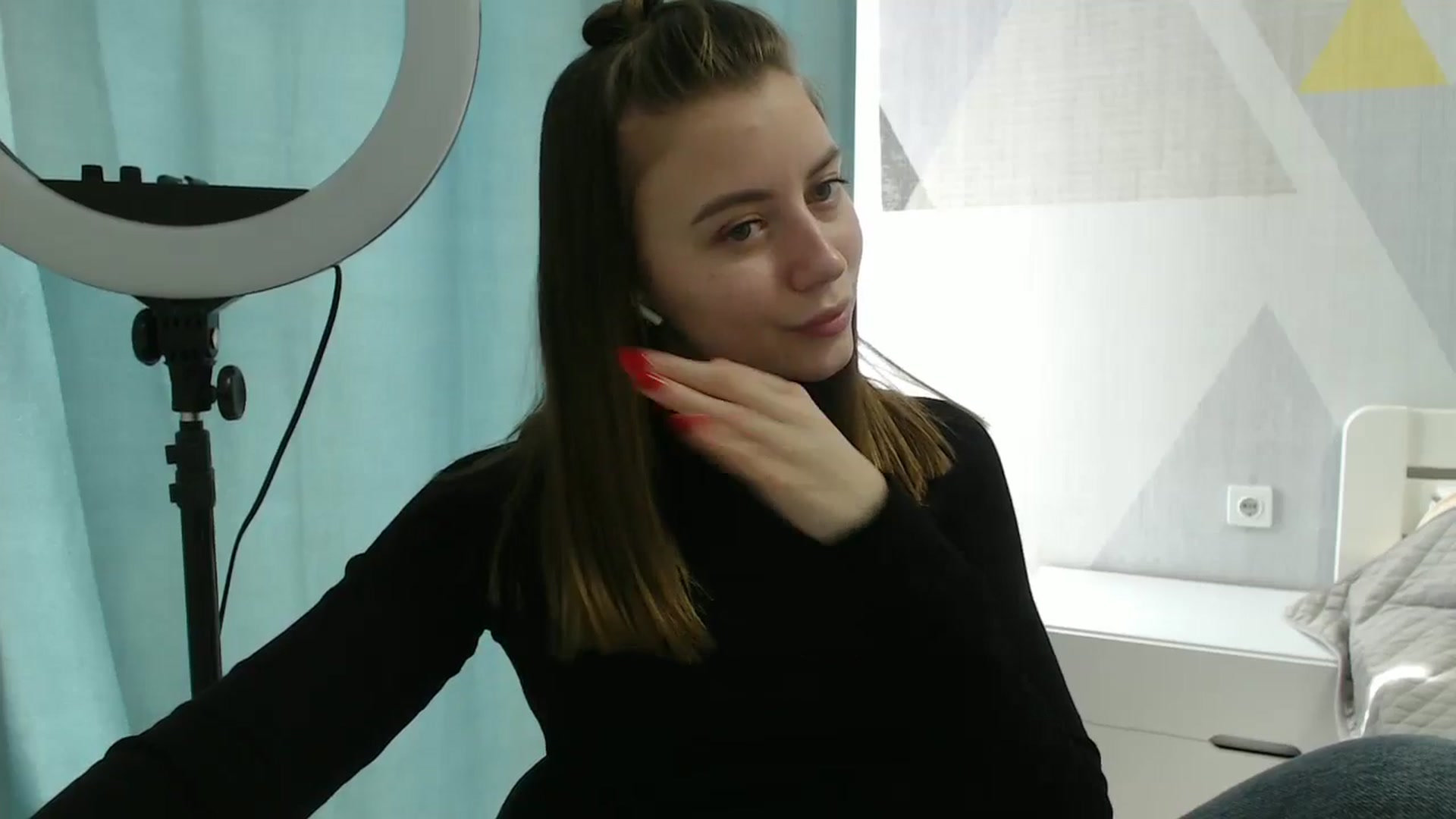 Gallery image thumbnail from Sulfate0's myfreecams stream on, 03/06/2025, 11:33 image 19 of 20