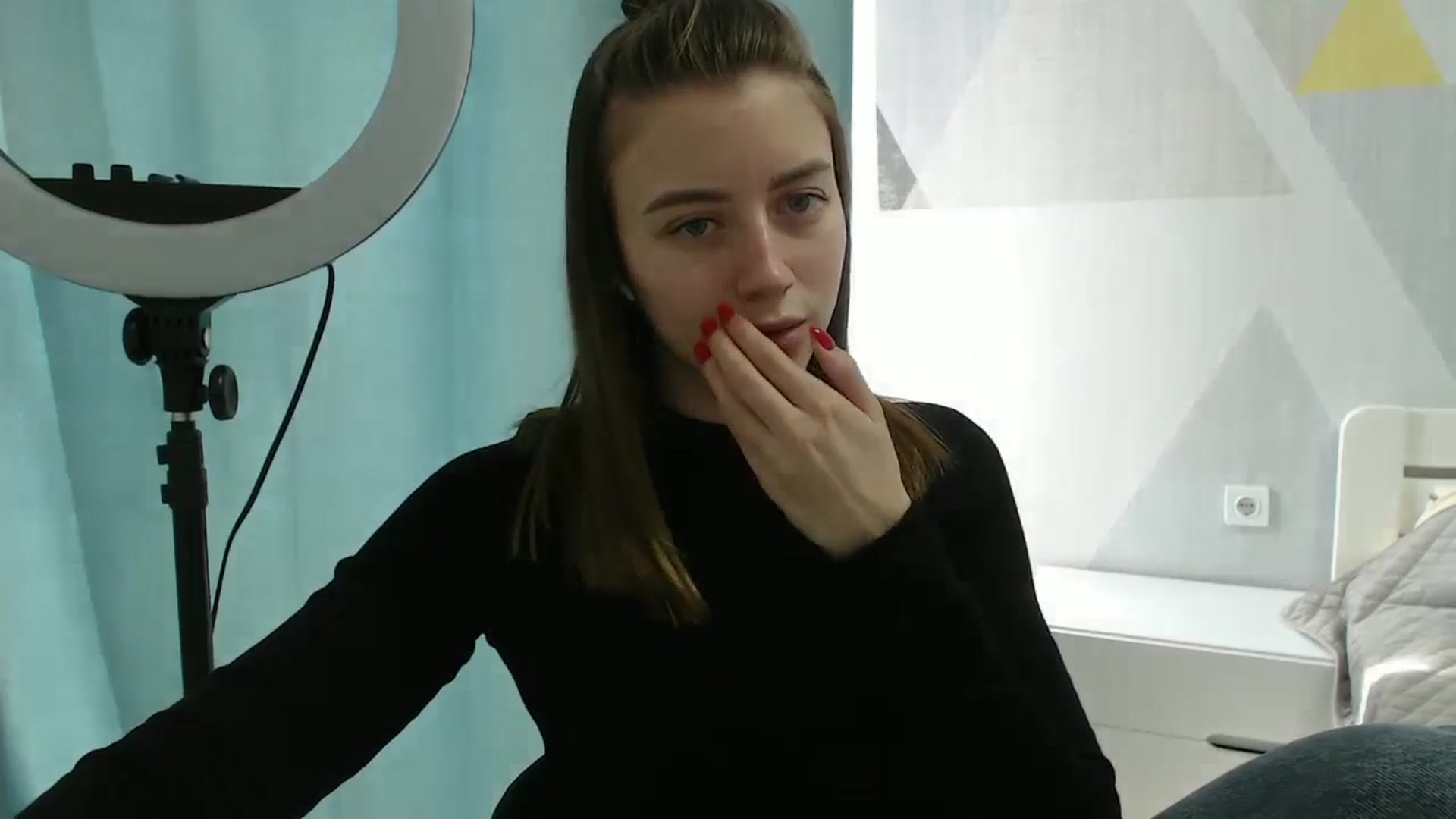 Gallery image thumbnail from Sulfate0's myfreecams stream on, 03/06/2025, 11:33 image 12 of 20