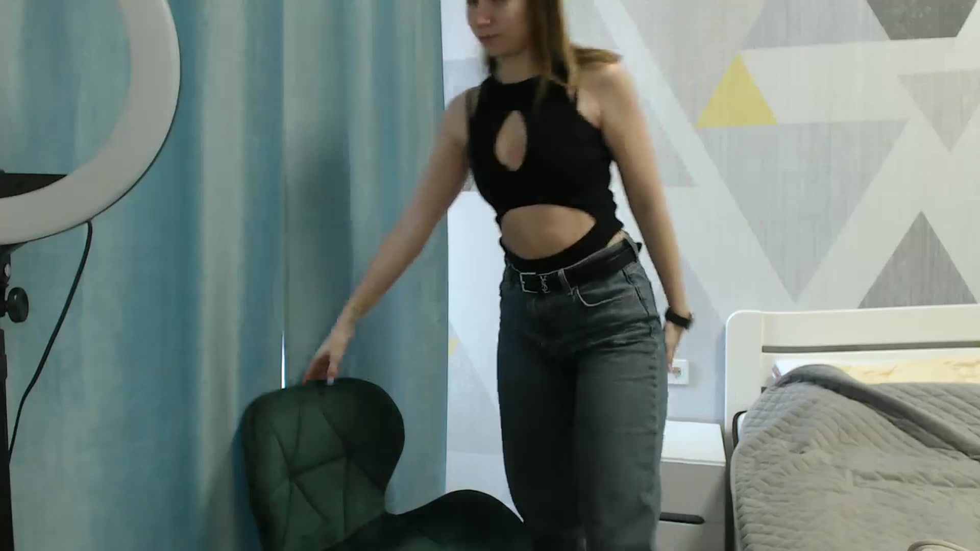 Gallery image thumbnail from Sulfate0's myfreecams stream on, 03/08/2025, 08:51 image 10 of 20