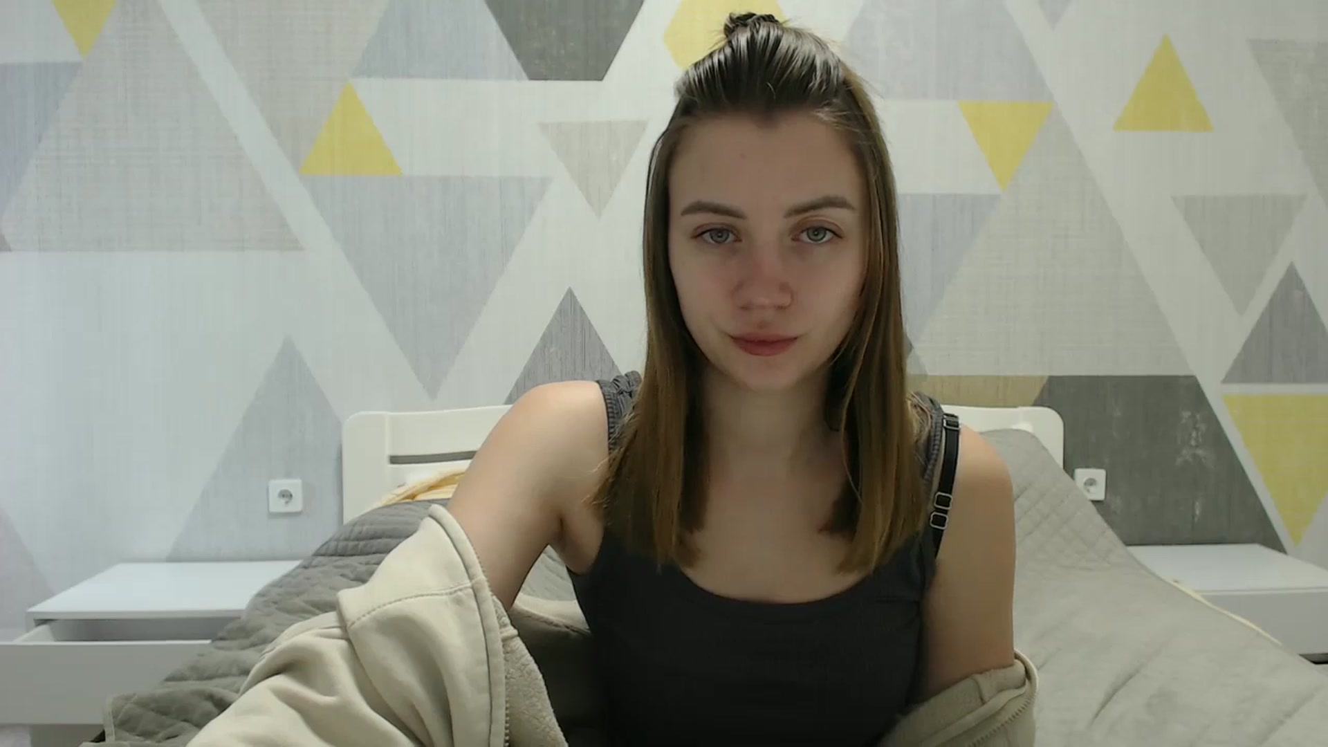 Gallery image thumbnail from Sulfate0's myfreecams stream on, 03/10/2025, 08:18 image 12 of 20
