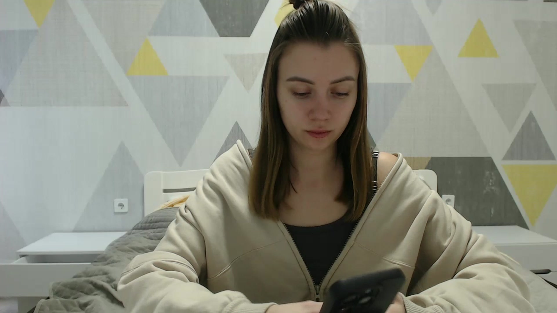 Gallery image thumbnail from Sulfate0's myfreecams stream on, 03/10/2025, 08:43 image 2 of 20