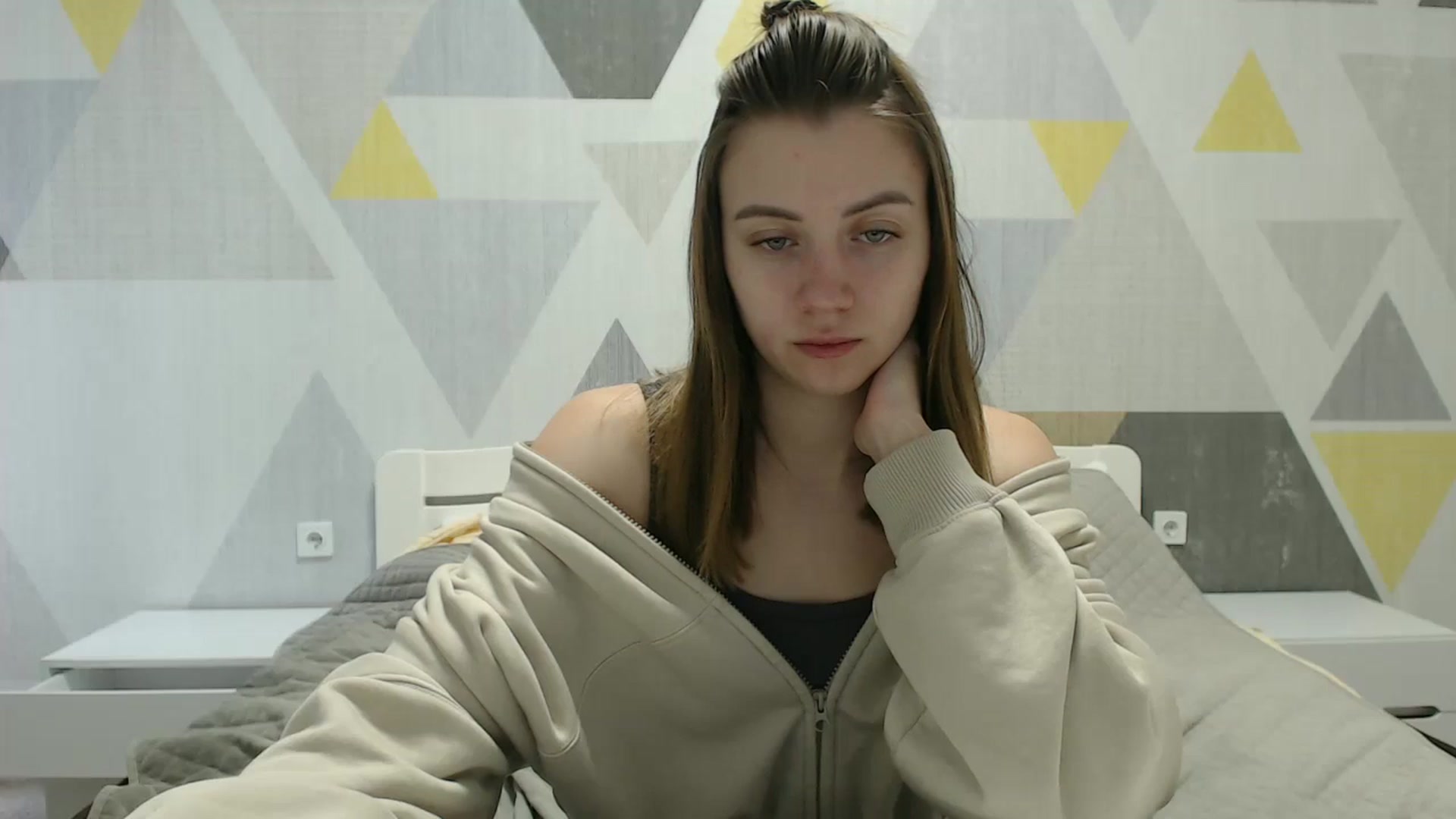 Gallery image thumbnail from Sulfate0's myfreecams stream on, 03/10/2025, 08:43 image 9 of 20