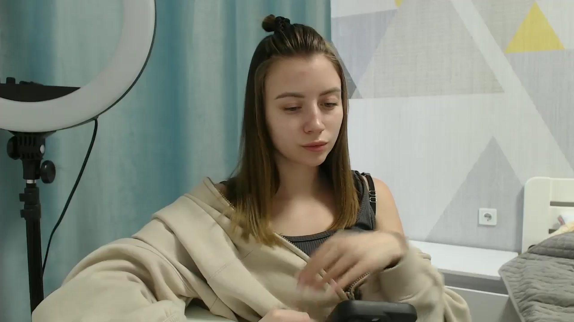 Gallery image thumbnail from Sulfate0's myfreecams stream on, 03/10/2025, 10:06 image 18 of 20