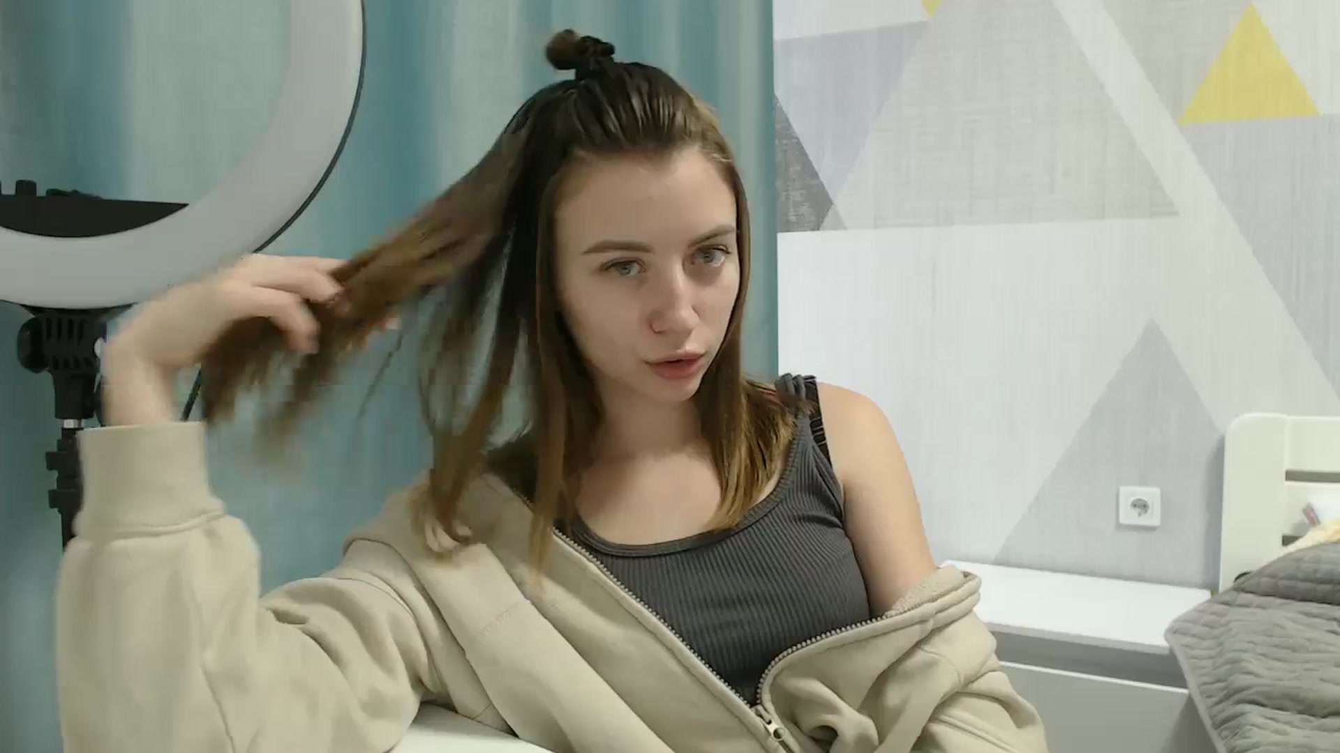 Gallery image thumbnail from Sulfate0's myfreecams stream on, 03/10/2025, 10:06 image 11 of 20