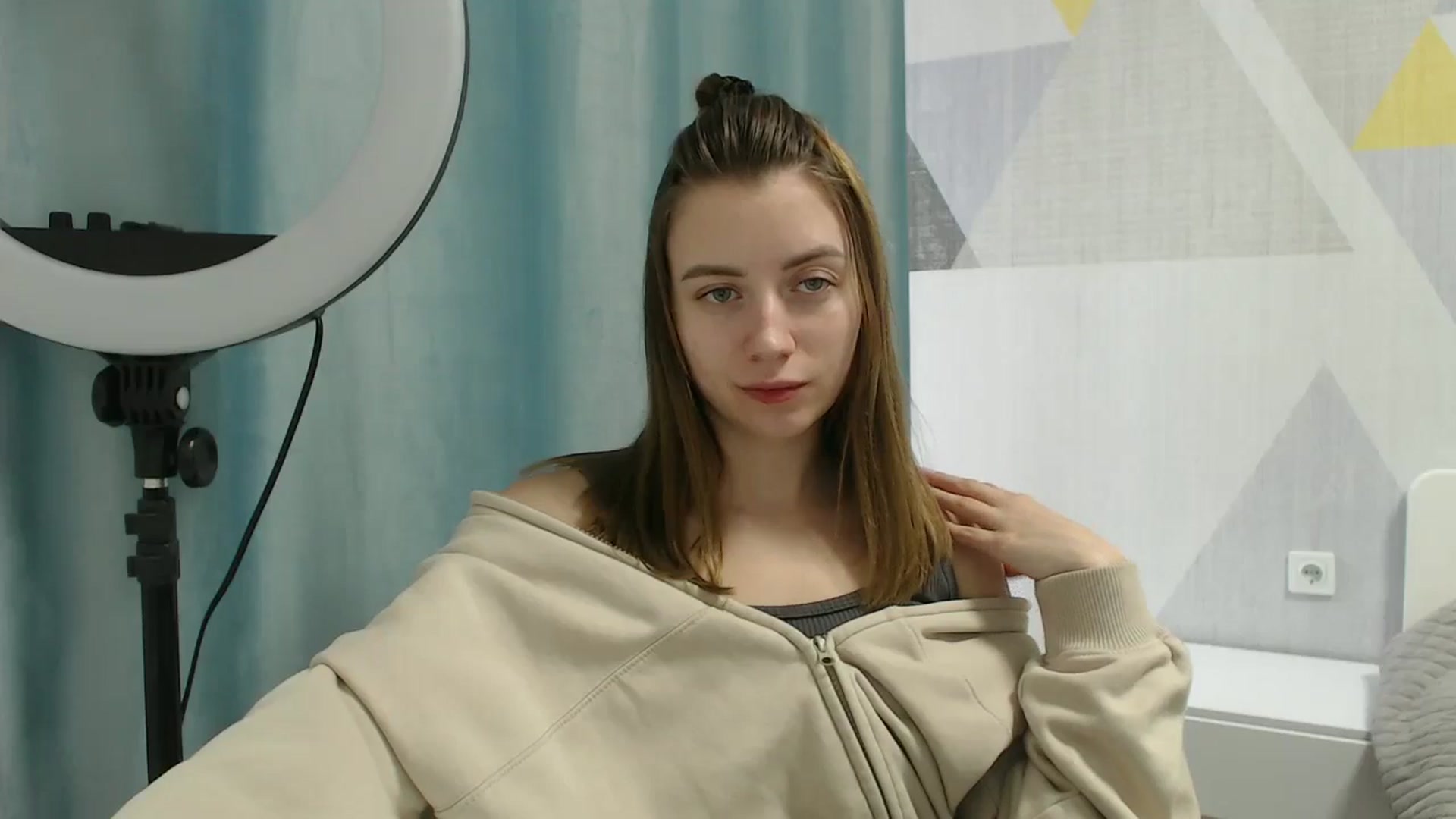 Gallery image thumbnail from Sulfate0's myfreecams stream on, 03/10/2025, 12:23 image 14 of 20