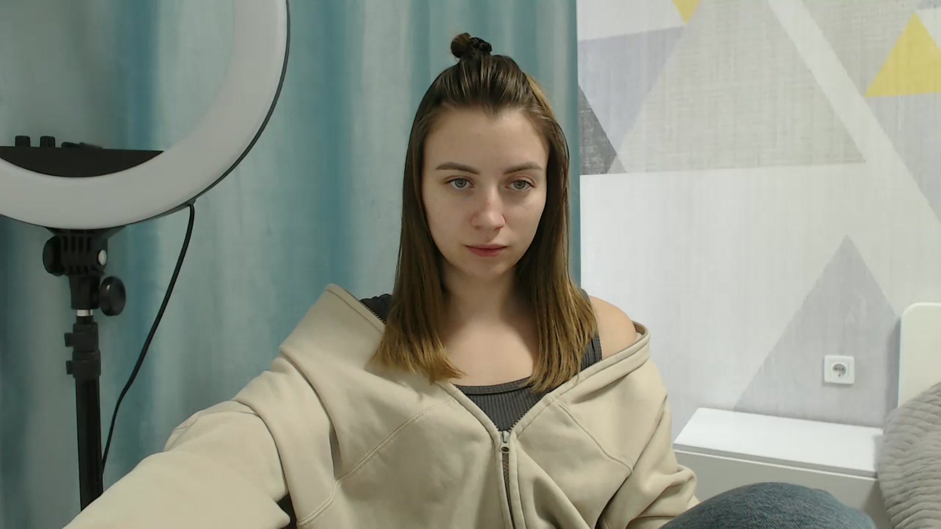 Gallery image thumbnail from Sulfate0's myfreecams stream on, 03/10/2025, 12:23 image 6 of 20