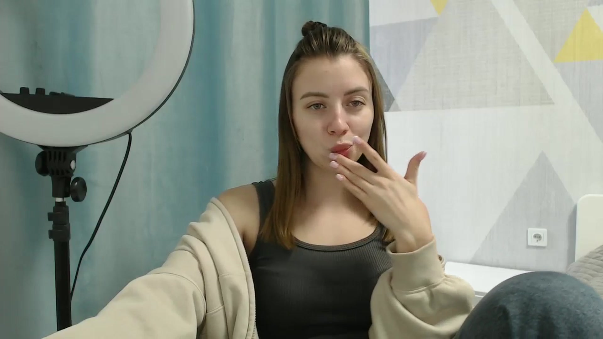 Gallery image thumbnail from Sulfate0's myfreecams stream on, 03/10/2025, 12:23 image 2 of 20