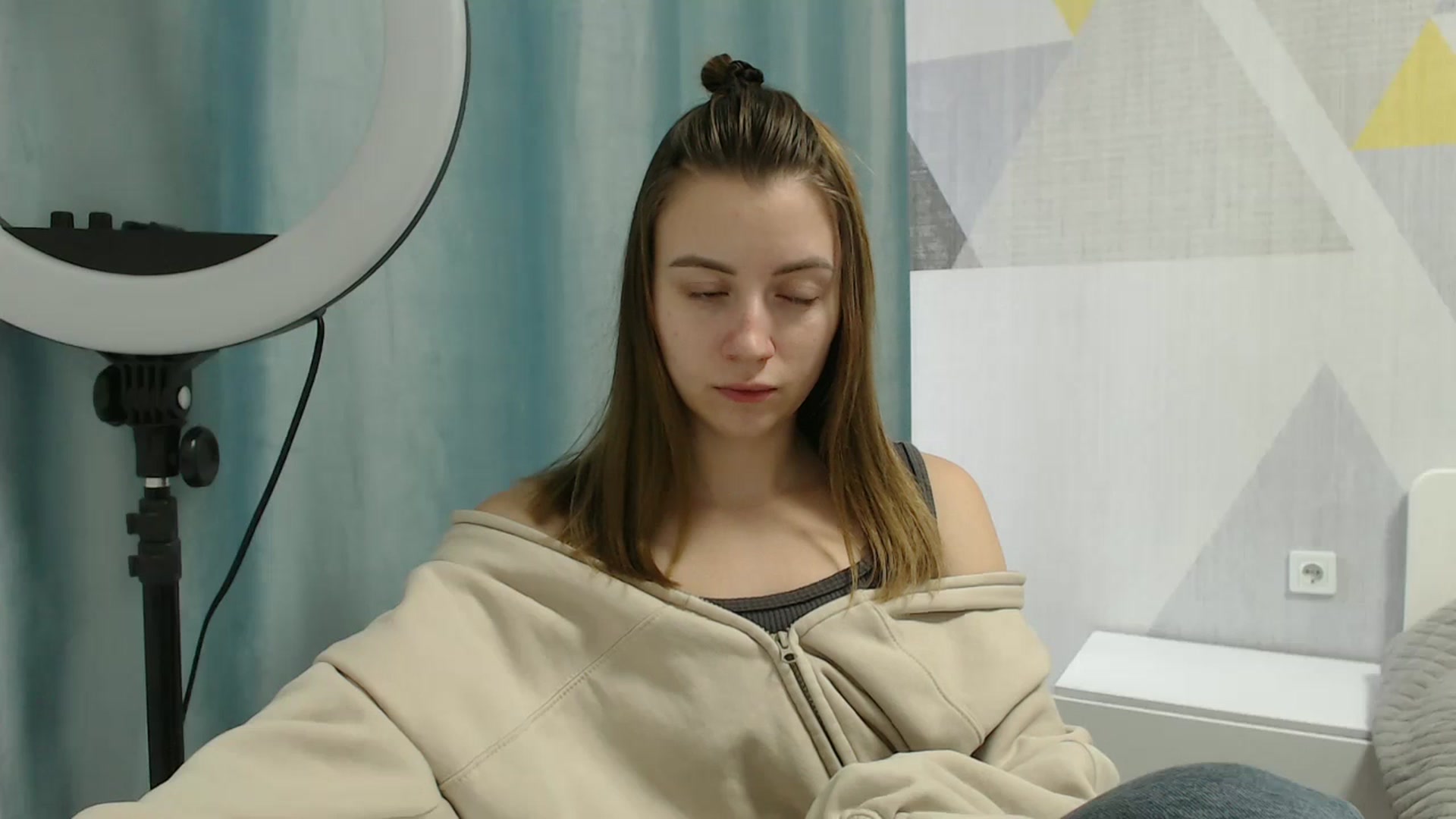 Gallery image thumbnail from Sulfate0's myfreecams stream on, 03/10/2025, 12:23 image 12 of 20