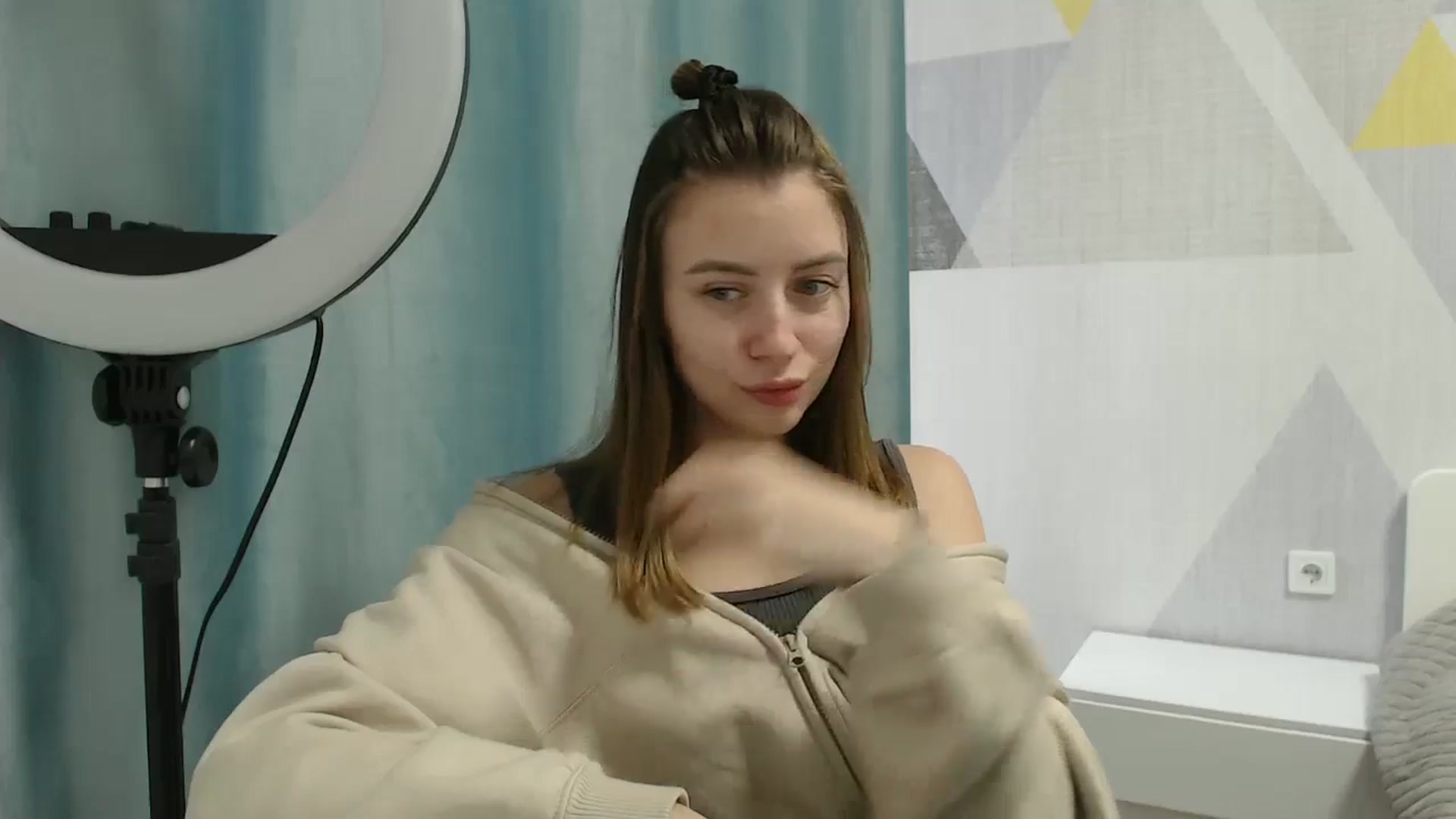 Gallery image thumbnail from Sulfate0's myfreecams stream on, 03/10/2025, 12:23 image 15 of 20