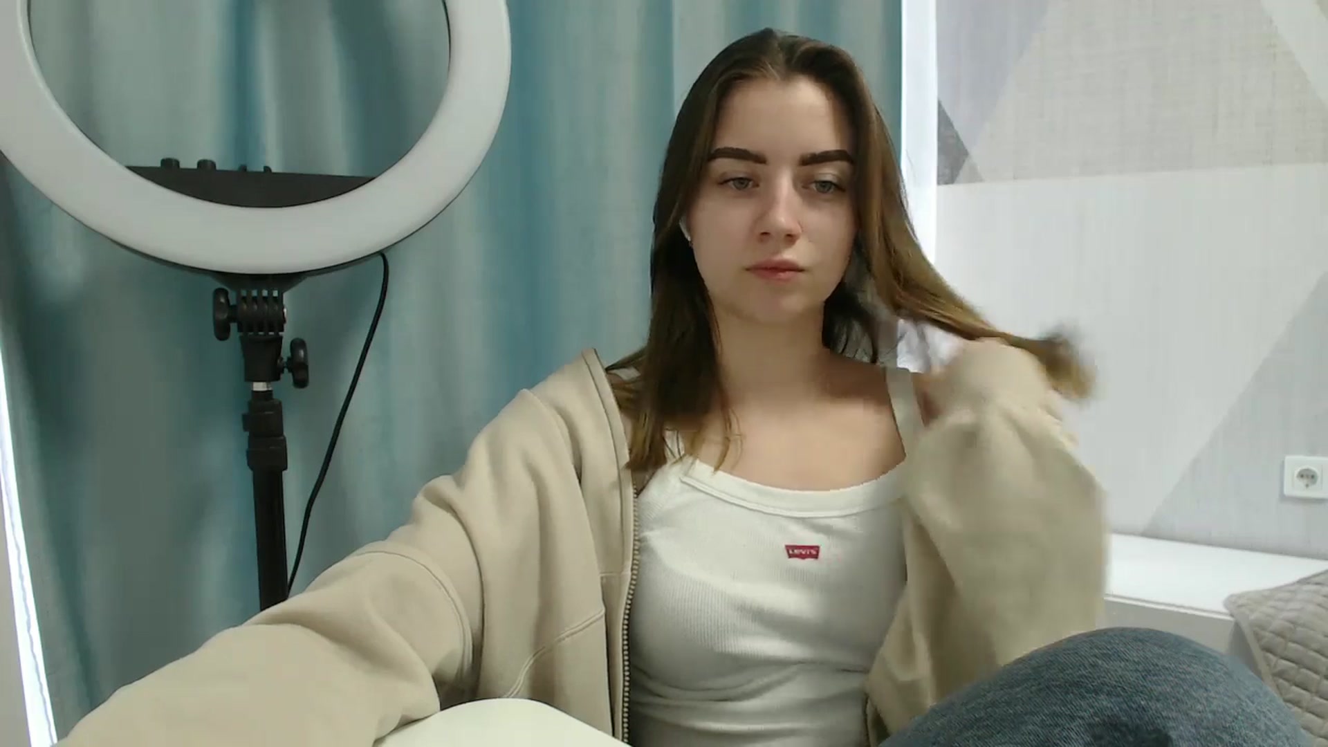 Gallery image thumbnail from Sulfate0's myfreecams stream on, 03/17/2025, 08:26 image 17 of 20