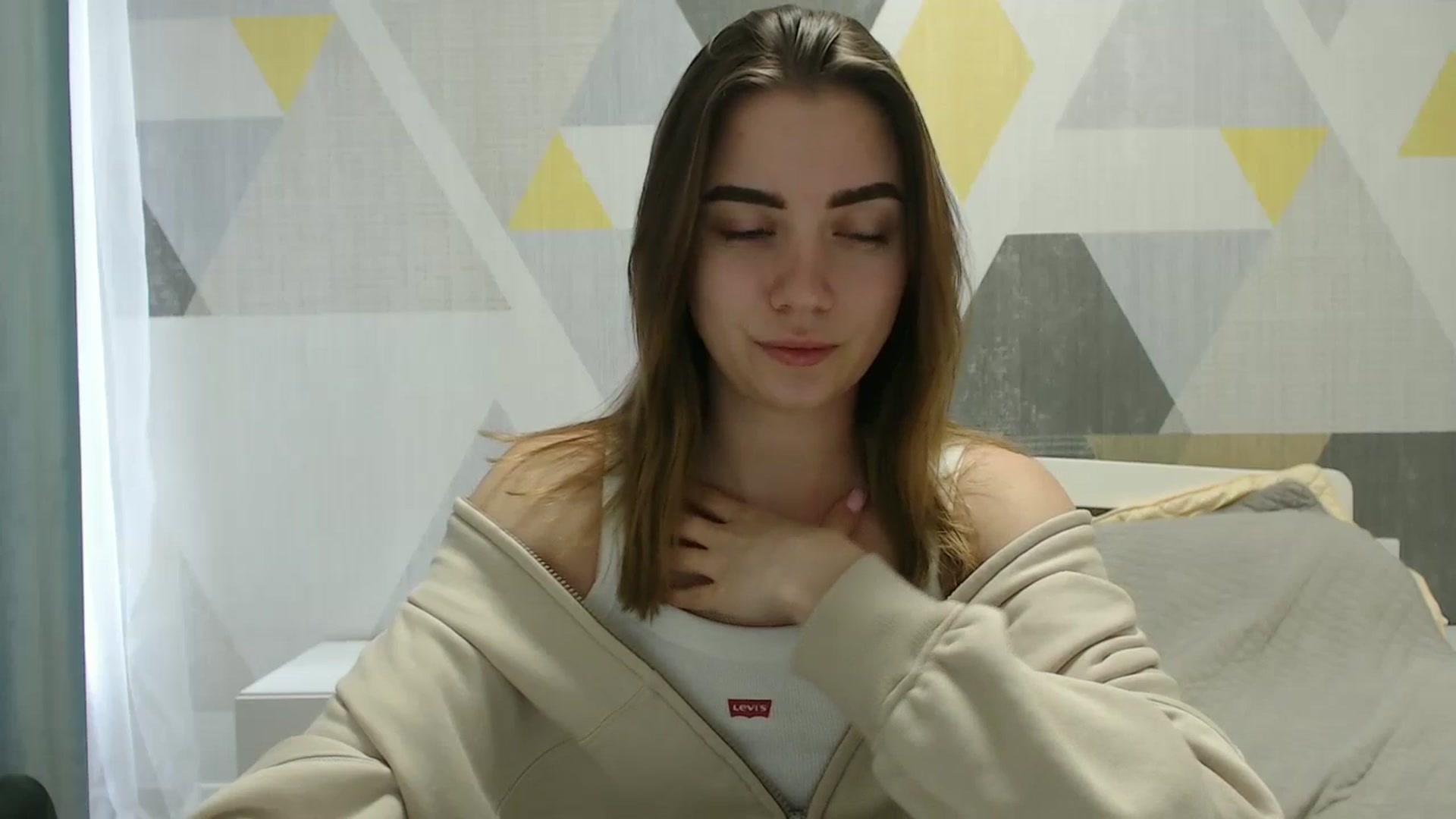 Gallery image thumbnail from Sulfate0's myfreecams stream on, 03/17/2025, 10:00 image 10 of 20