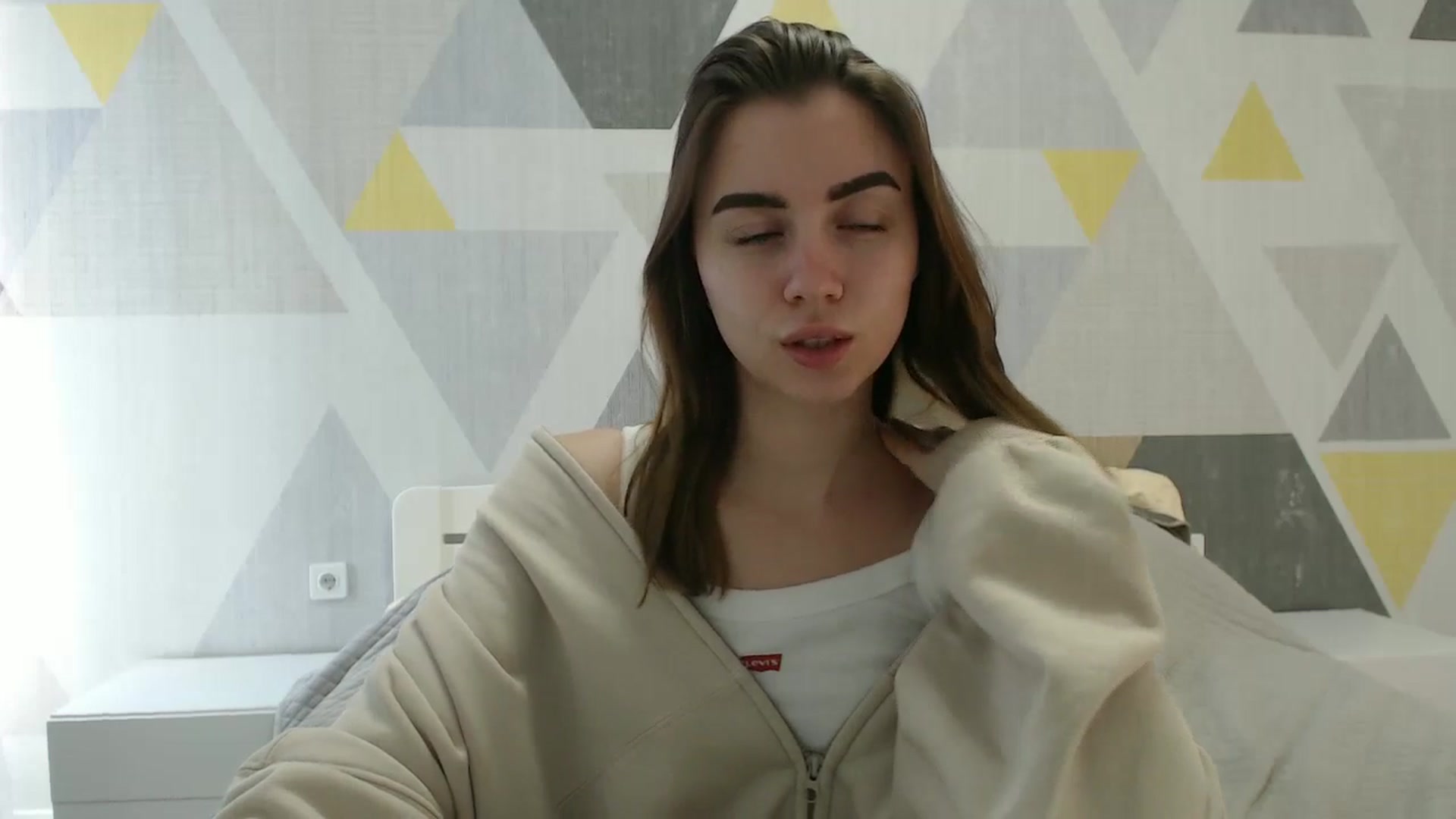 Gallery image thumbnail from Sulfate0's myfreecams stream on, 03/17/2025, 12:18 image 14 of 20