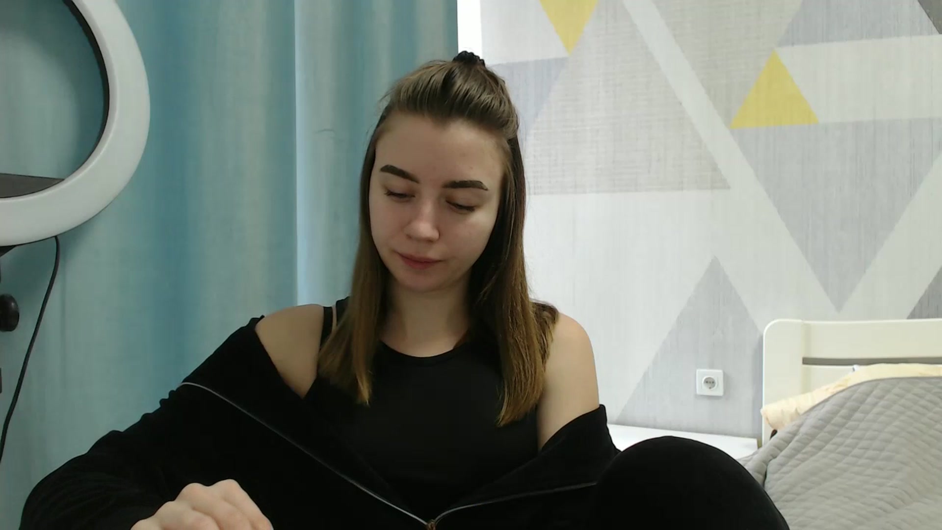 Gallery image thumbnail from Sulfate0's myfreecams stream on, 03/19/2025, 07:43 image 9 of 20