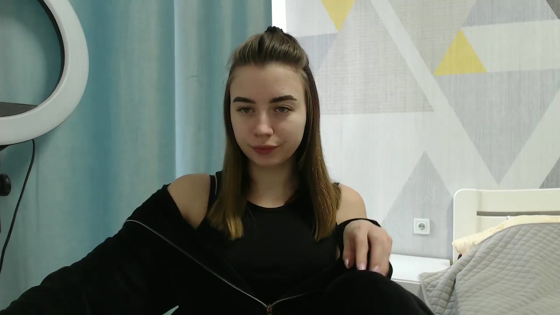 Gallery image thumbnail from Sulfate0's myfreecams stream on, 03/19/2025, 07:43 image 5 of 20