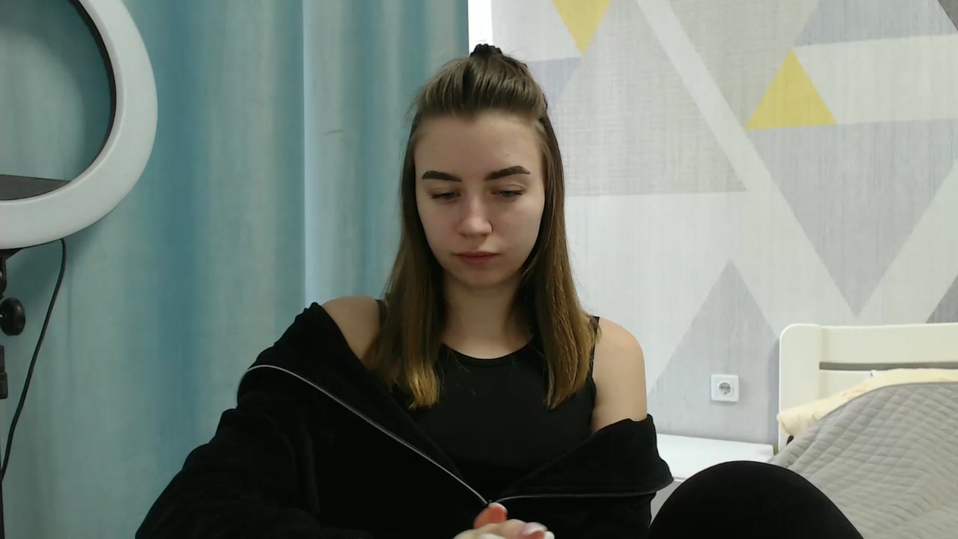 Gallery image thumbnail from Sulfate0's myfreecams stream on, 03/19/2025, 07:43 image 14 of 20