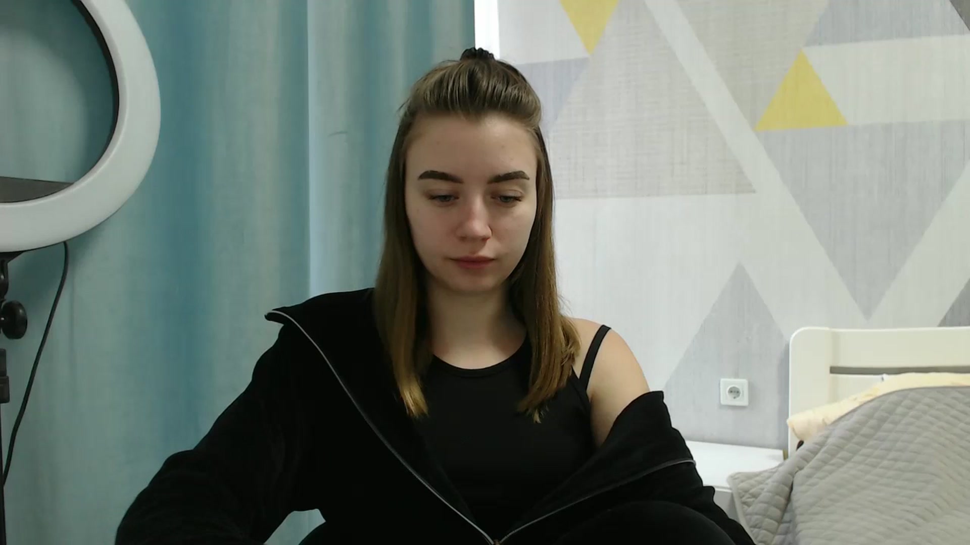 Gallery image thumbnail from Sulfate0's myfreecams stream on, 03/19/2025, 07:43 image 17 of 20