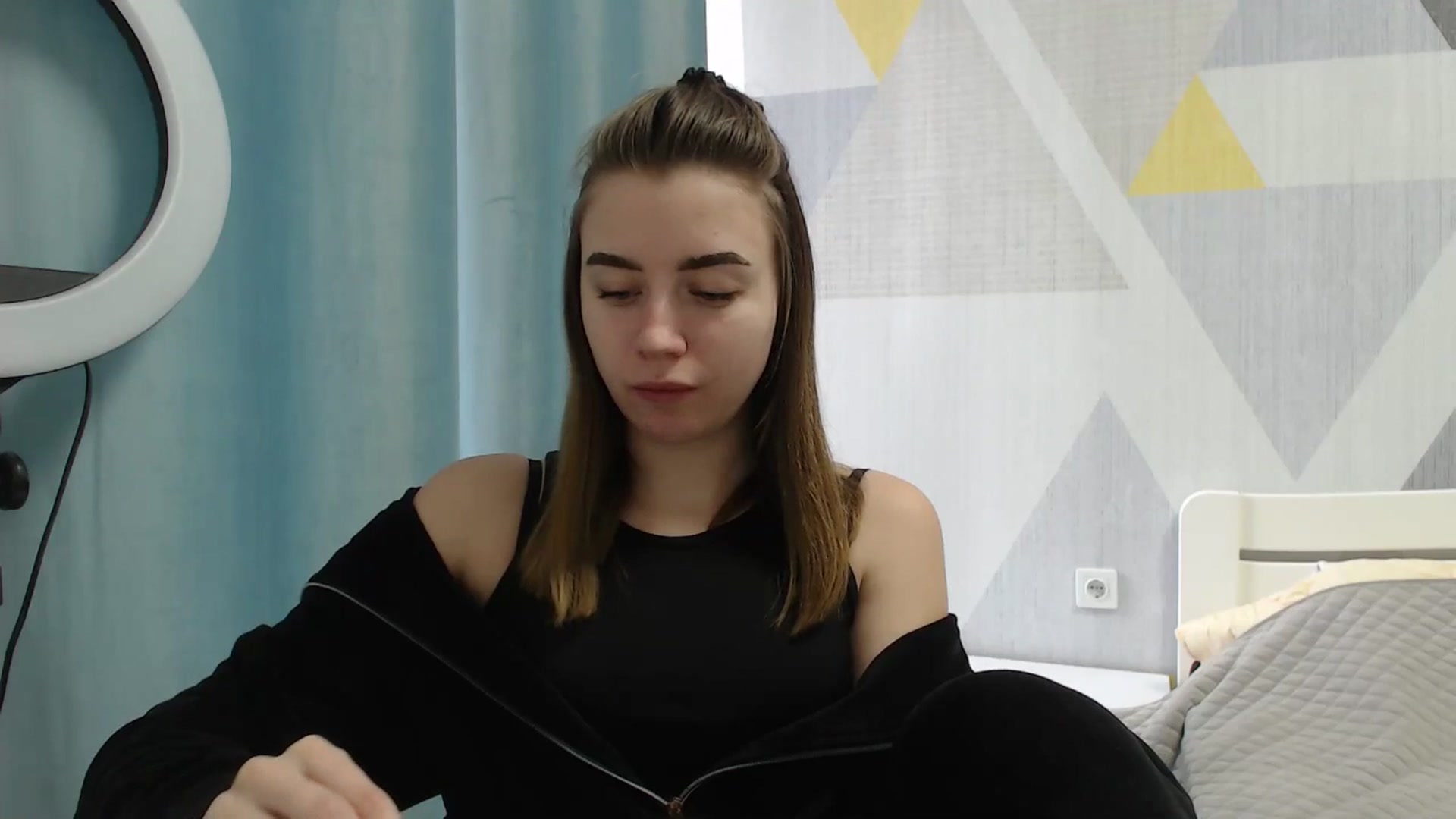 Gallery image thumbnail from Sulfate0's myfreecams stream on, 03/19/2025, 07:43 image 4 of 20