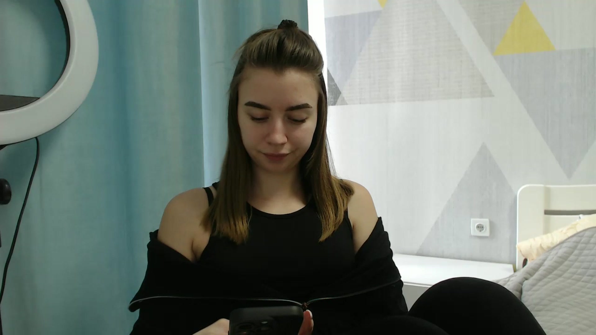 Gallery image thumbnail from Sulfate0's myfreecams stream on, 03/19/2025, 08:37 image 11 of 20