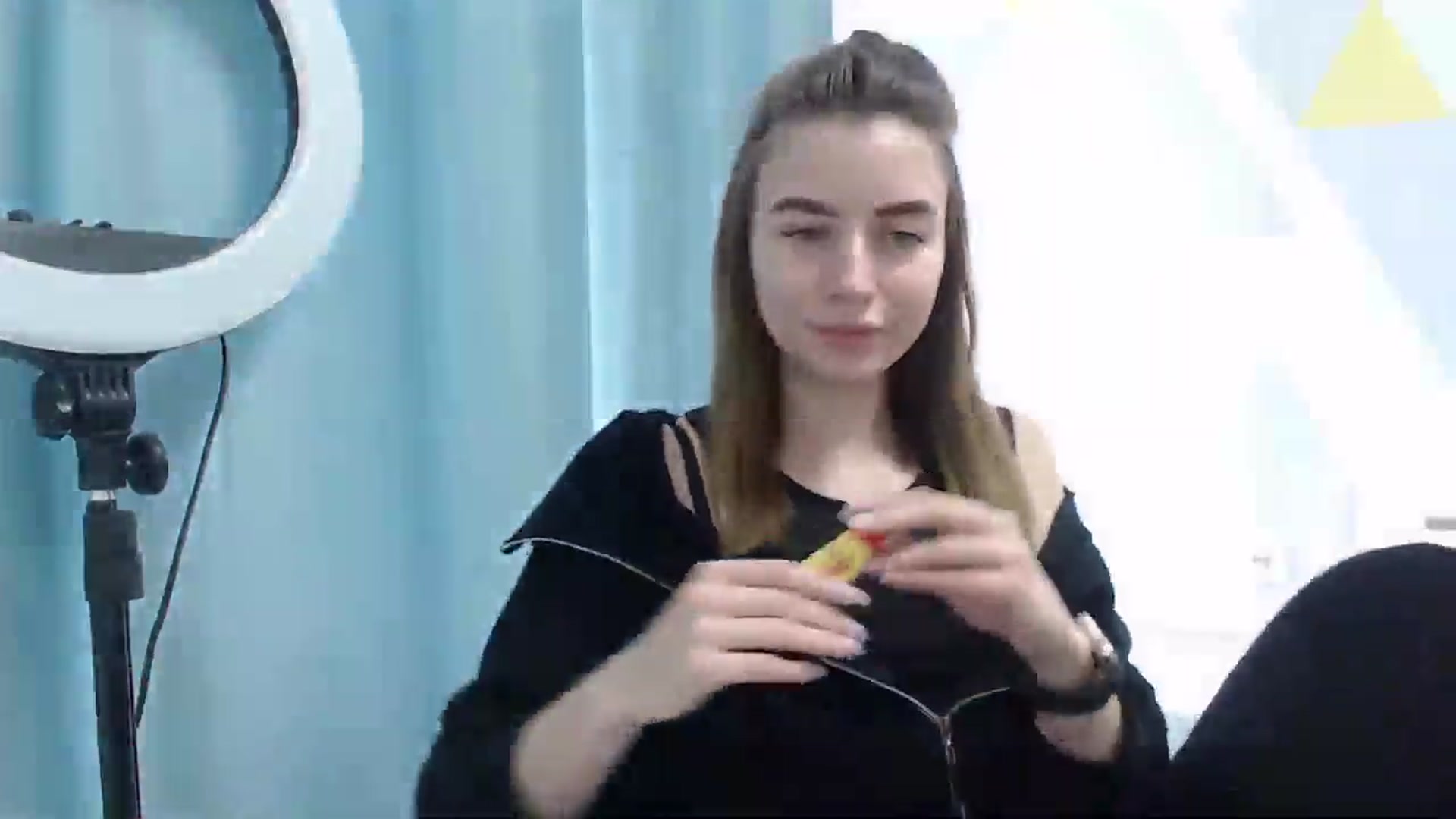 Gallery image thumbnail from Sulfate0's myfreecams stream on, 03/19/2025, 08:37 image 17 of 20