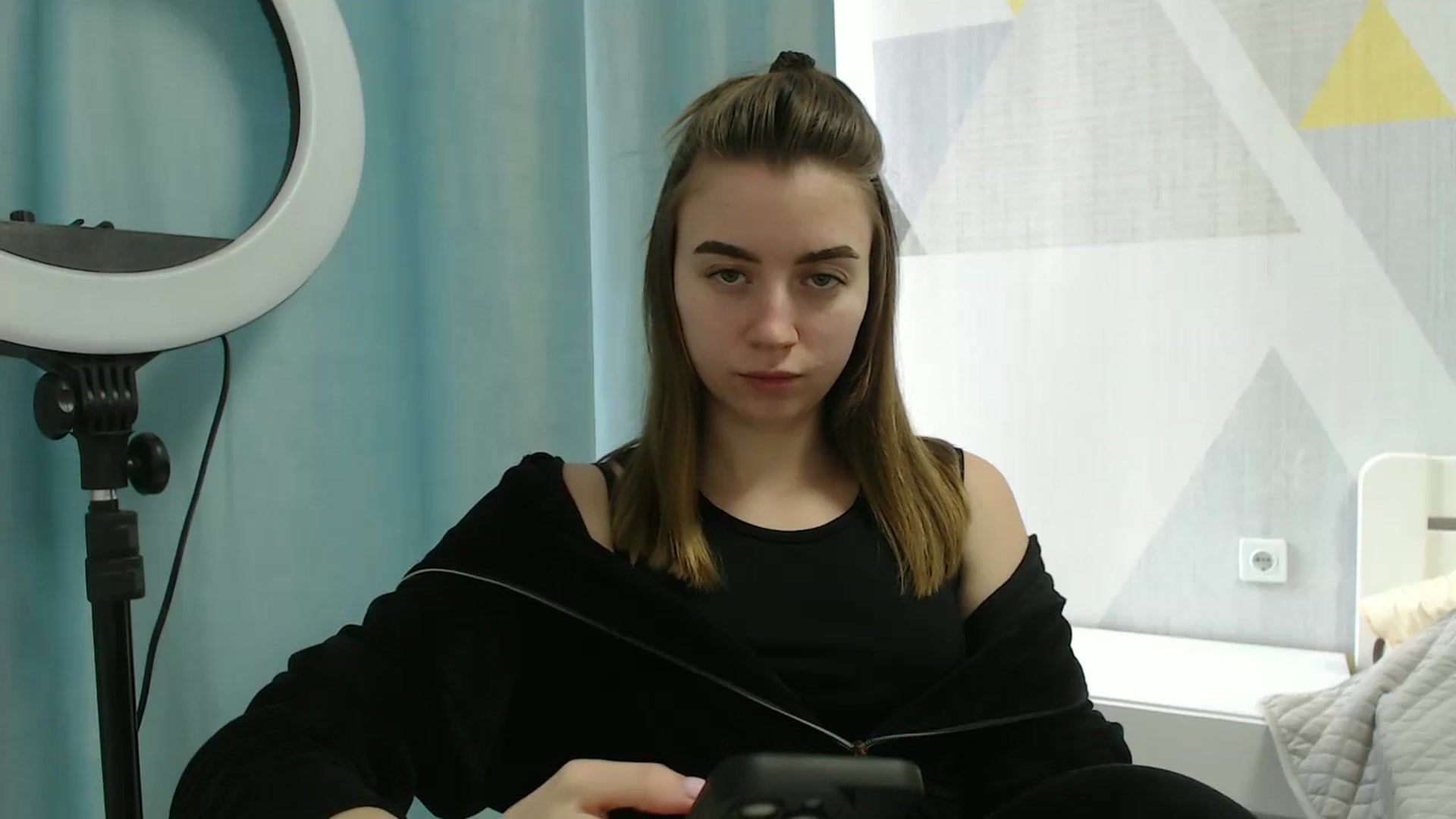 Gallery image thumbnail from Sulfate0's myfreecams stream on, 03/19/2025, 08:37 image 16 of 20