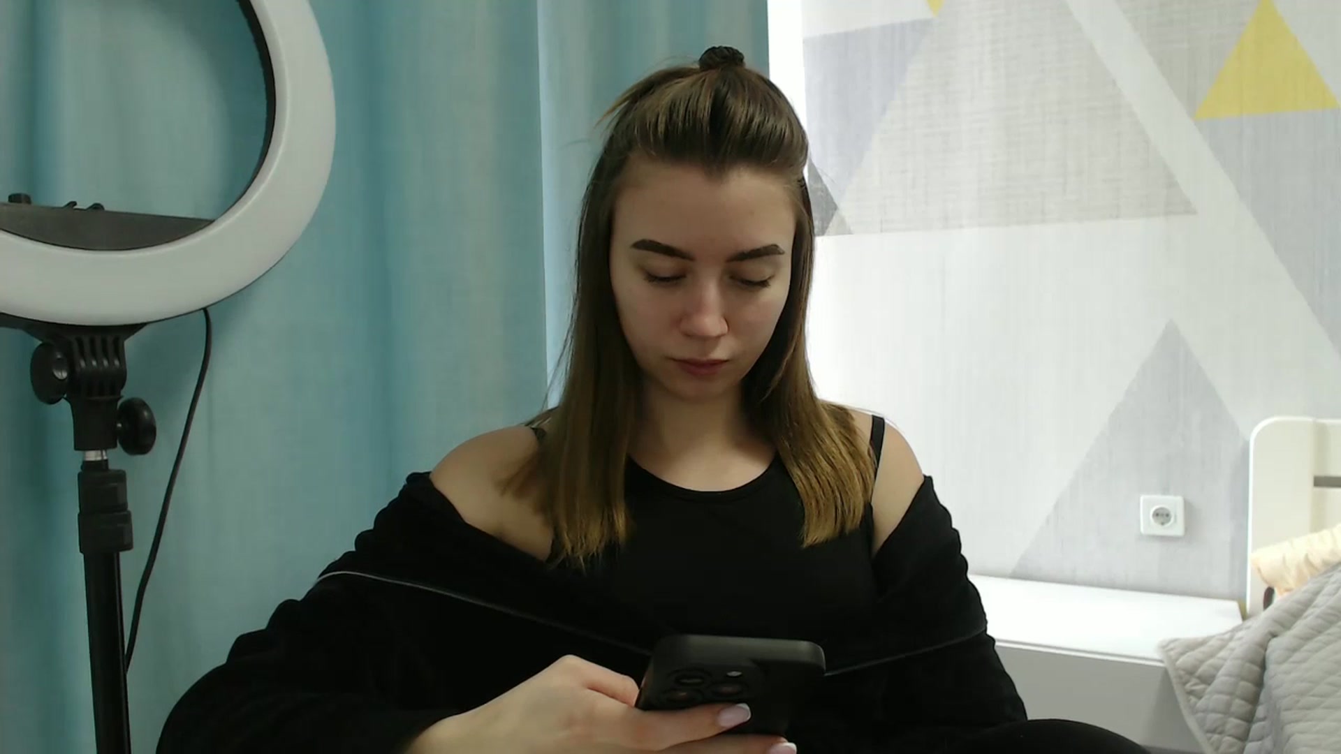 Gallery image thumbnail from Sulfate0's myfreecams stream on, 03/19/2025, 08:37 image 19 of 20