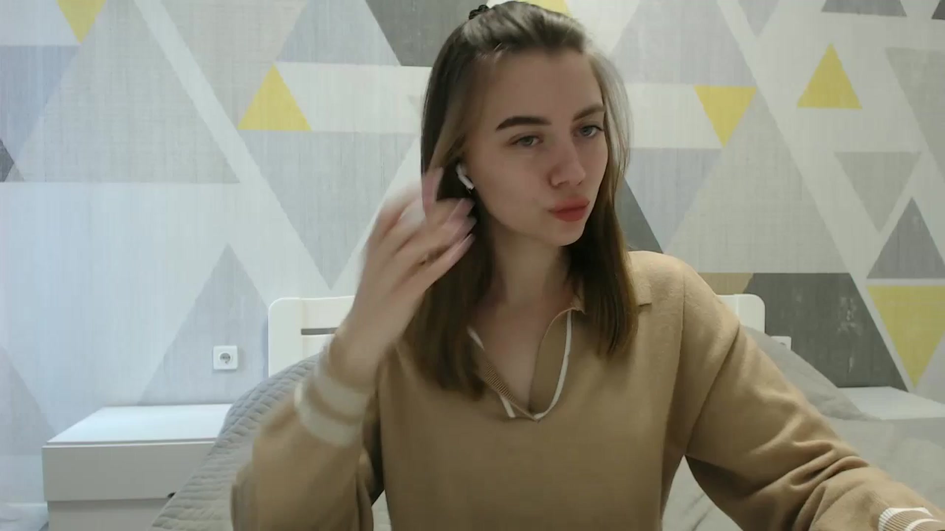 Gallery image thumbnail from Sulfate0's myfreecams stream on, 03/20/2025, 08:54 image 19 of 20