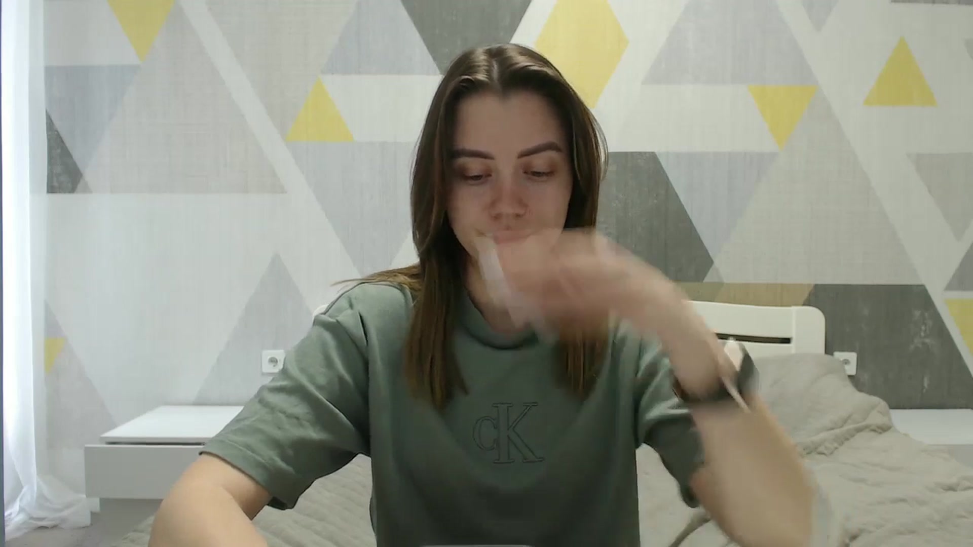 Gallery image thumbnail from Sulfate0's myfreecams stream on, 04/02/2025, 10:45 image 11 of 20