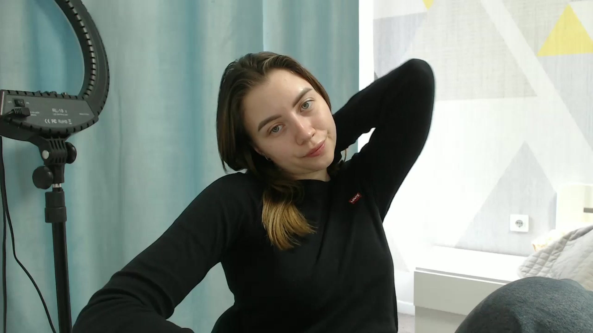 Gallery image thumbnail from Sulfate0's myfreecams stream on, 04/03/2025, 07:47 image 15 of 20