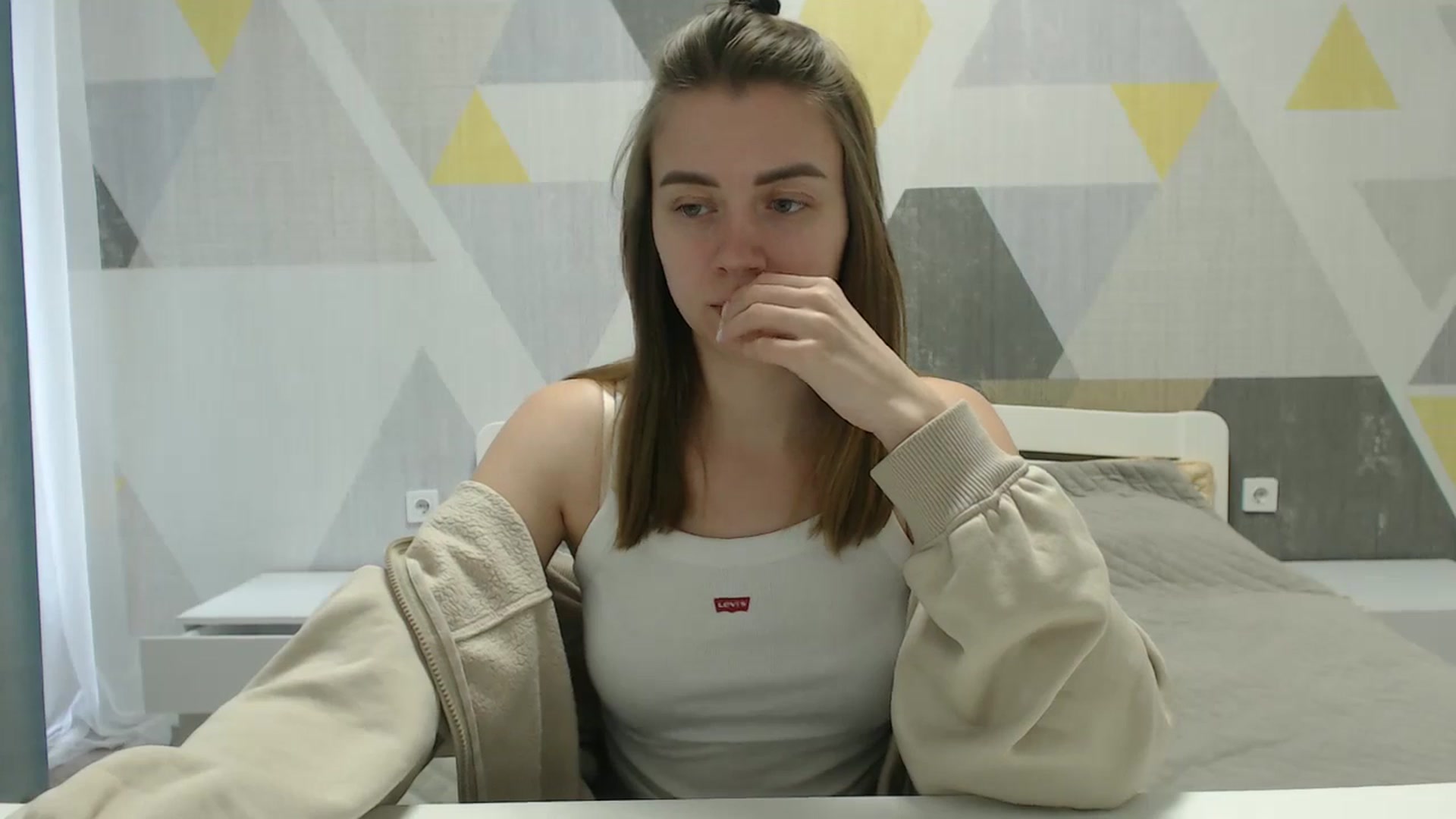 Gallery image thumbnail from Sulfate0's myfreecams stream on, 04/04/2025, 07:25 image 10 of 20