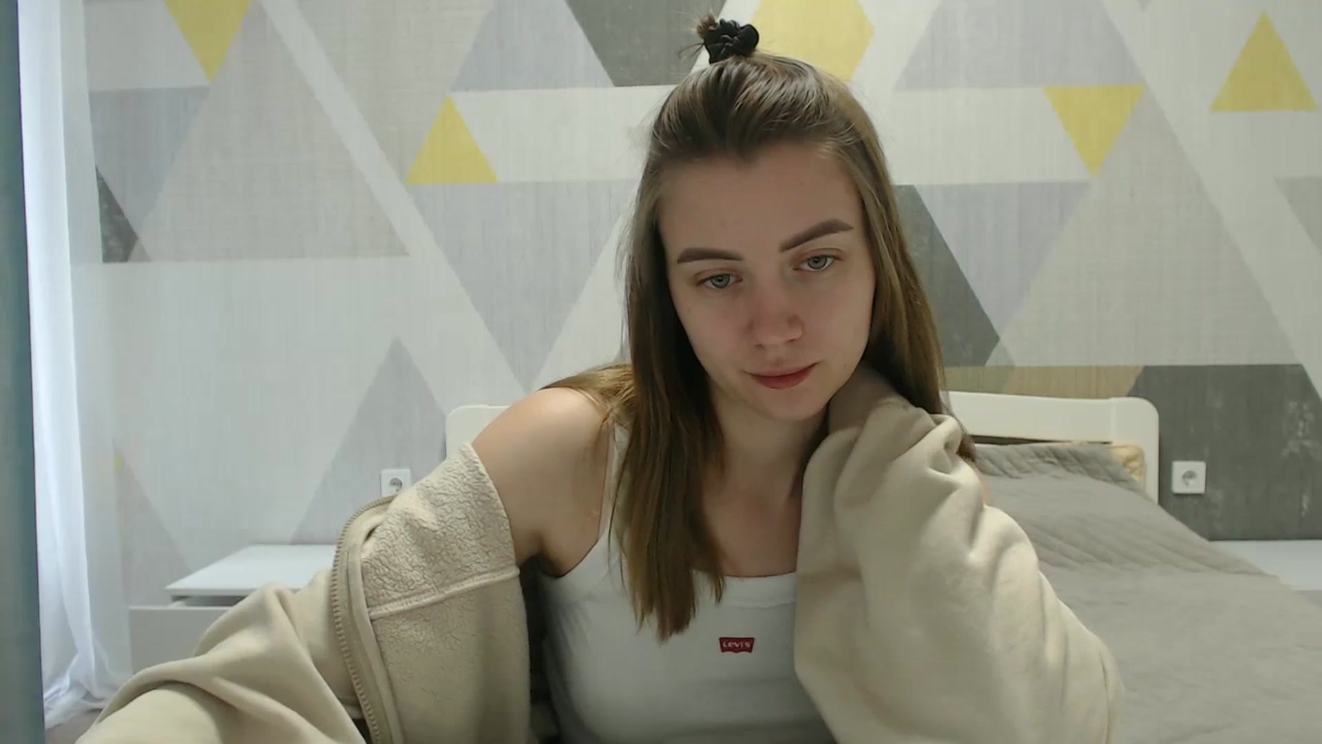 Gallery image thumbnail from Sulfate0's myfreecams stream on, 04/04/2025, 07:25 image 18 of 20